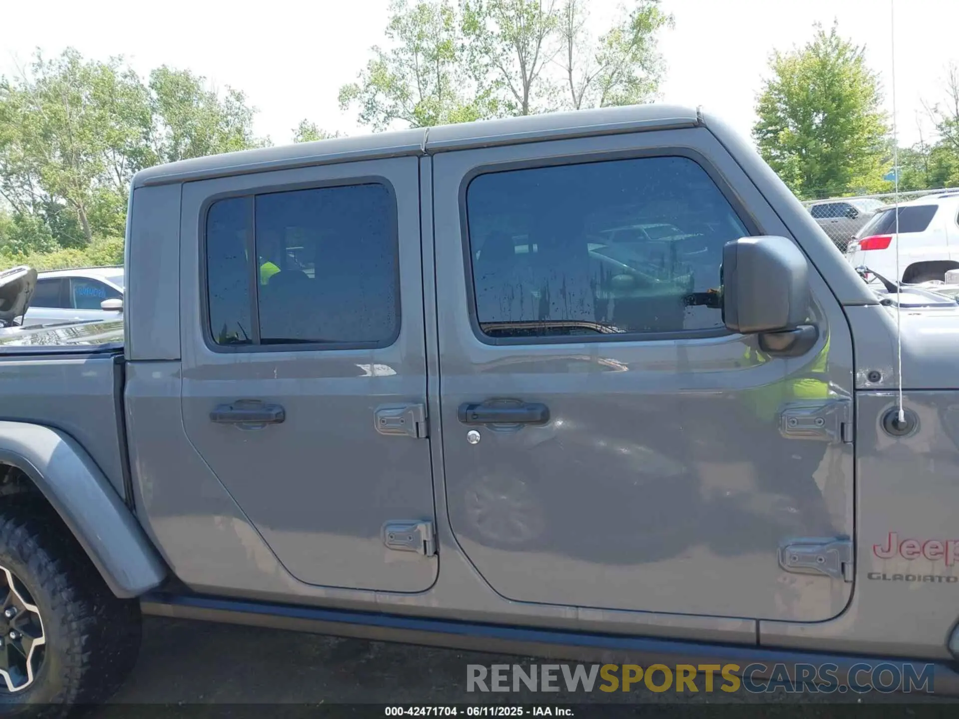 14 Photograph of a damaged car 1C6JJTBG2ML515932 JEEP GLADIATOR 2021