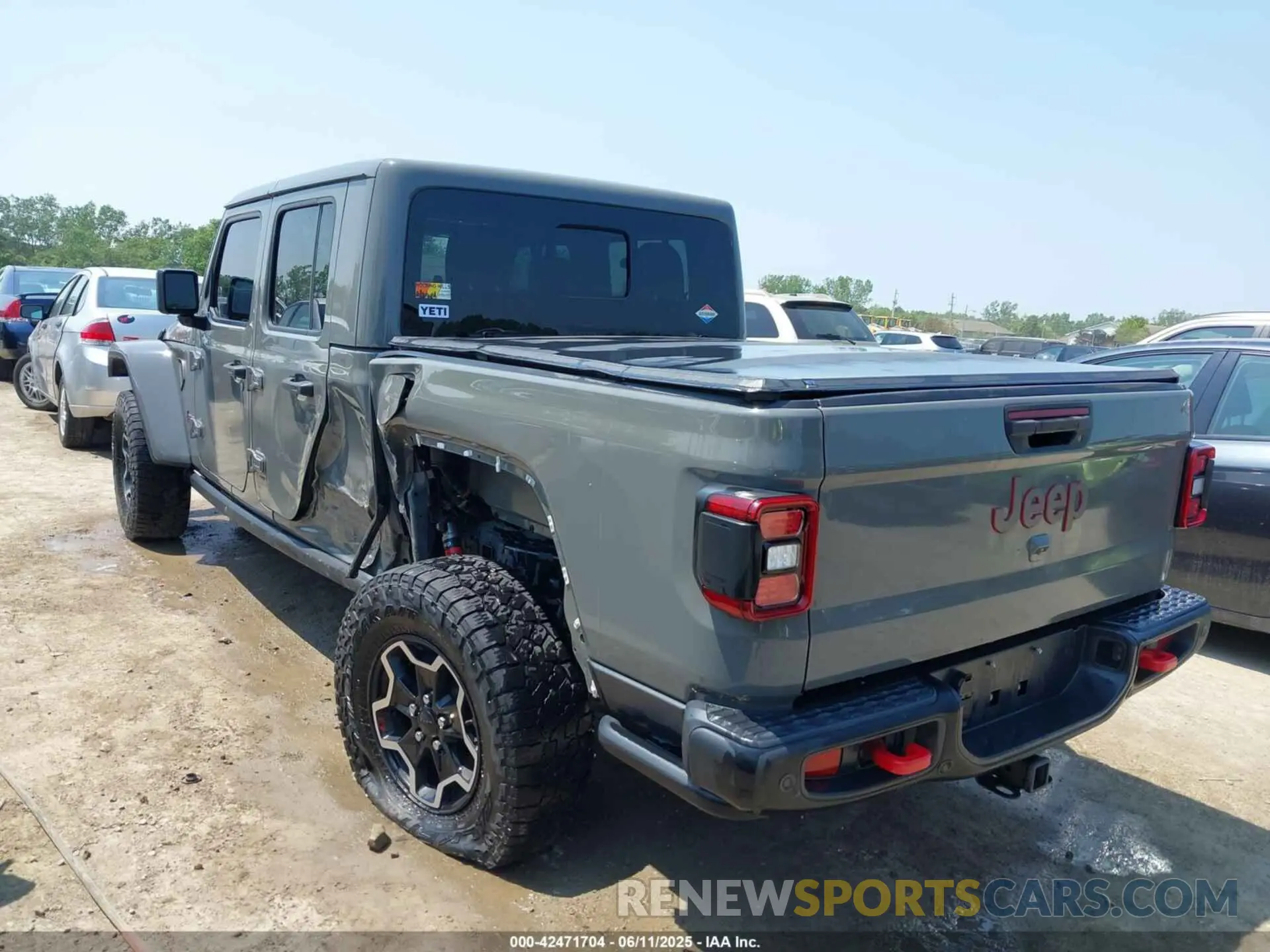 3 Photograph of a damaged car 1C6JJTBG2ML515932 JEEP GLADIATOR 2021