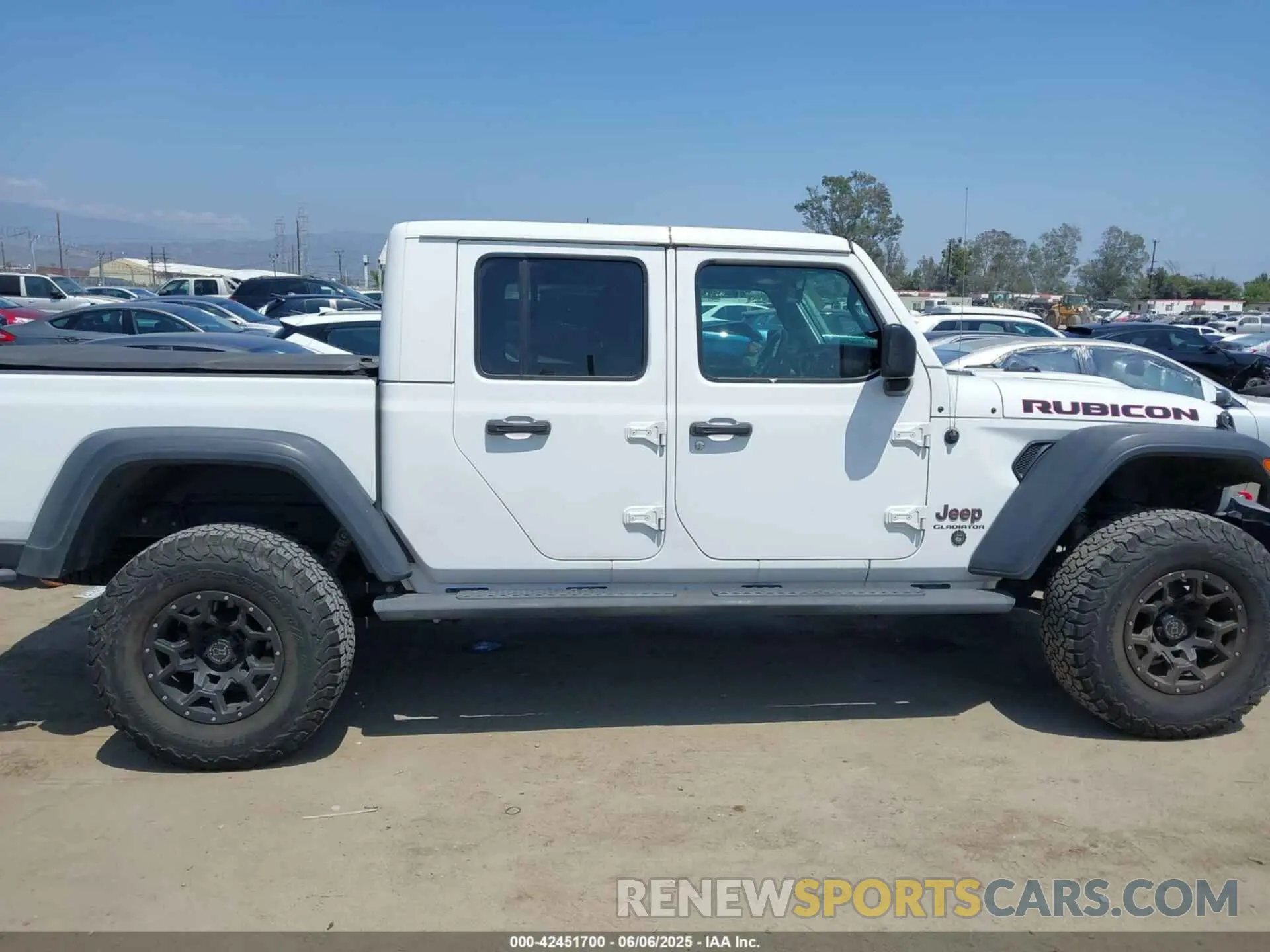 13 Photograph of a damaged car 1C6JJTBG6ML504934 JEEP GLADIATOR 2021
