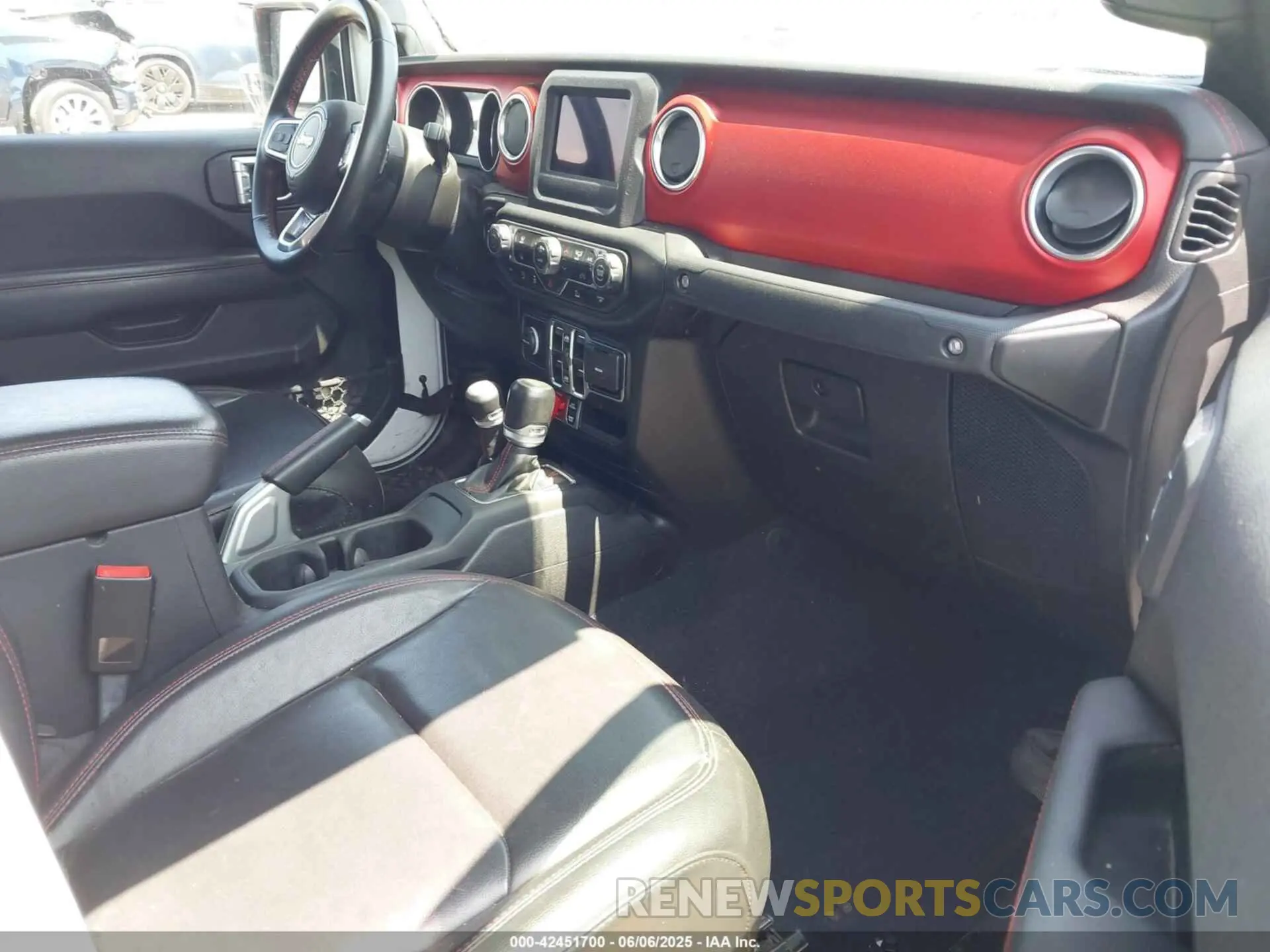 5 Photograph of a damaged car 1C6JJTBG6ML504934 JEEP GLADIATOR 2021