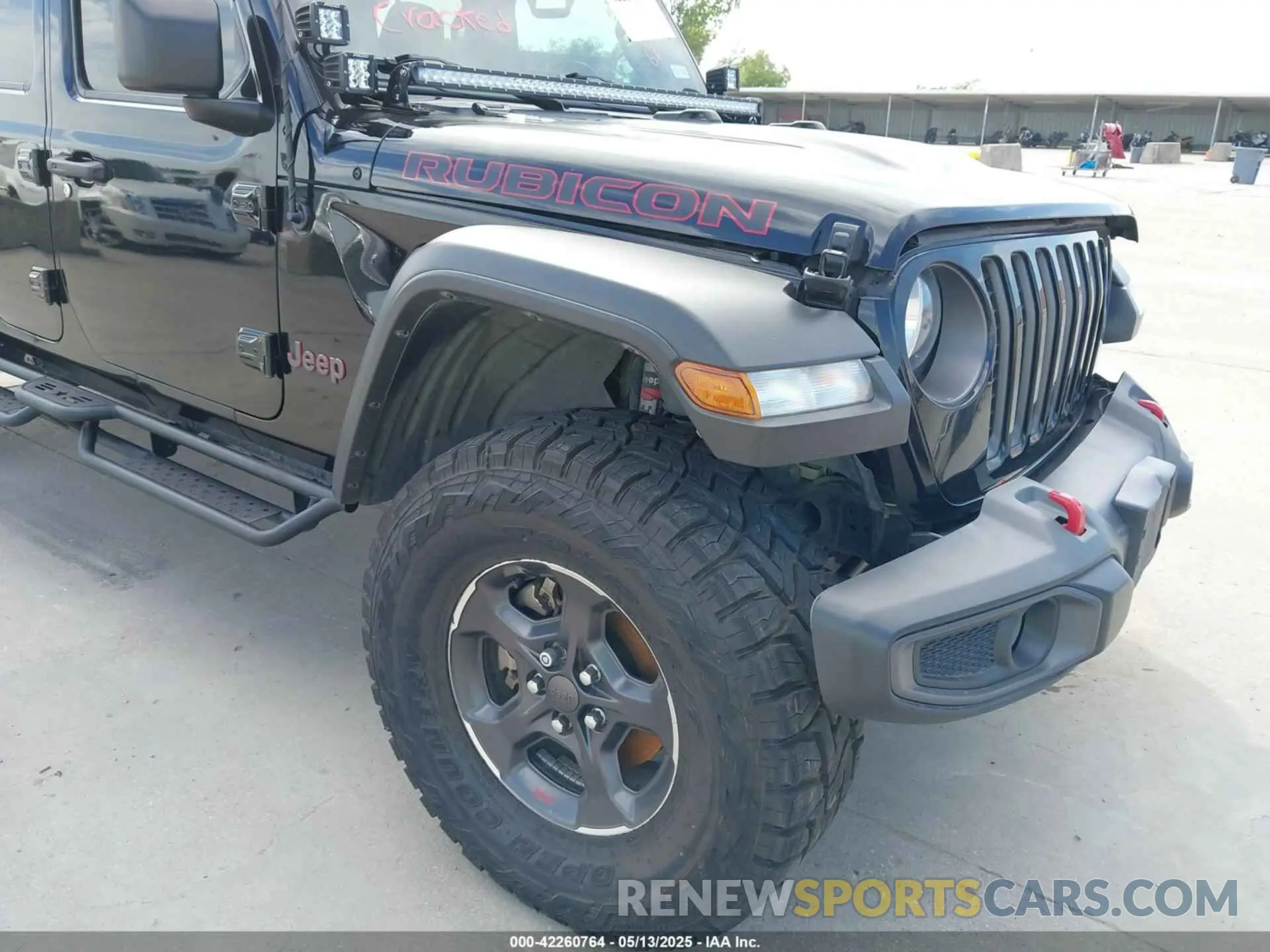 17 Photograph of a damaged car 1C6JJTBG6ML535939 JEEP GLADIATOR 2021