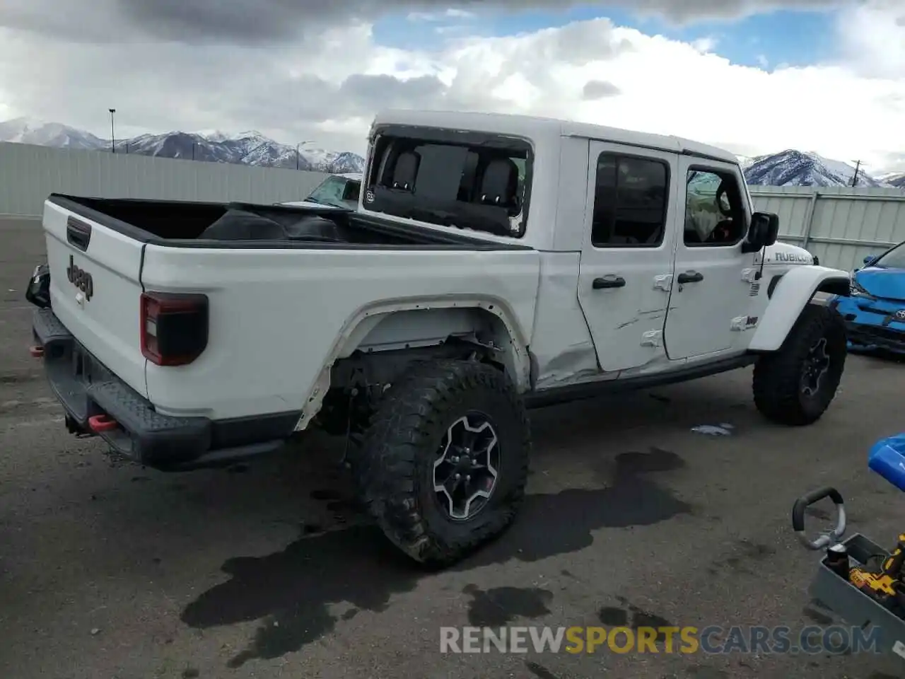 3 Photograph of a damaged car 1C6JJTBG8ML615730 JEEP GLADIATOR 2021