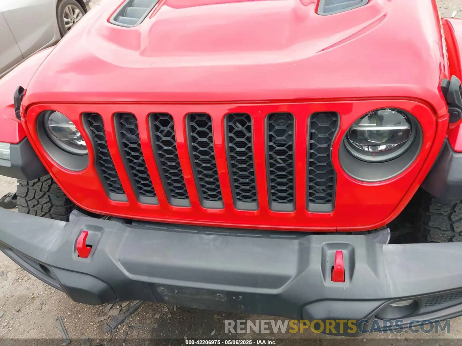 12 Photograph of a damaged car 1C6JJTBG9ML569289 JEEP GLADIATOR 2021