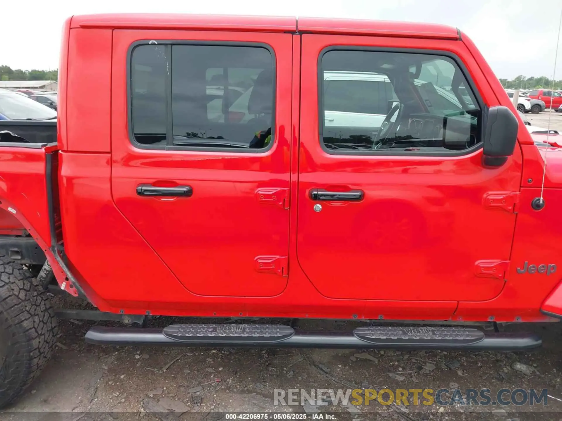 13 Photograph of a damaged car 1C6JJTBG9ML569289 JEEP GLADIATOR 2021