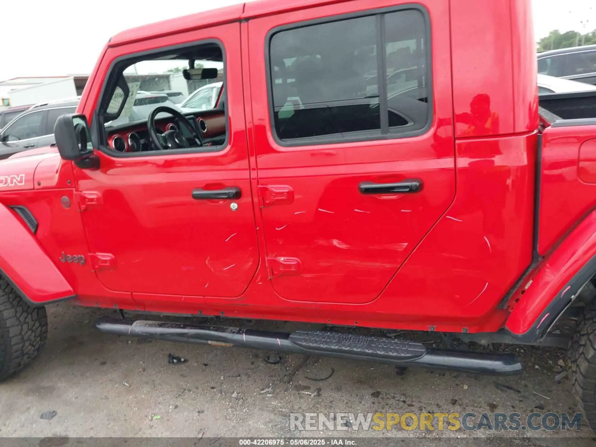 14 Photograph of a damaged car 1C6JJTBG9ML569289 JEEP GLADIATOR 2021