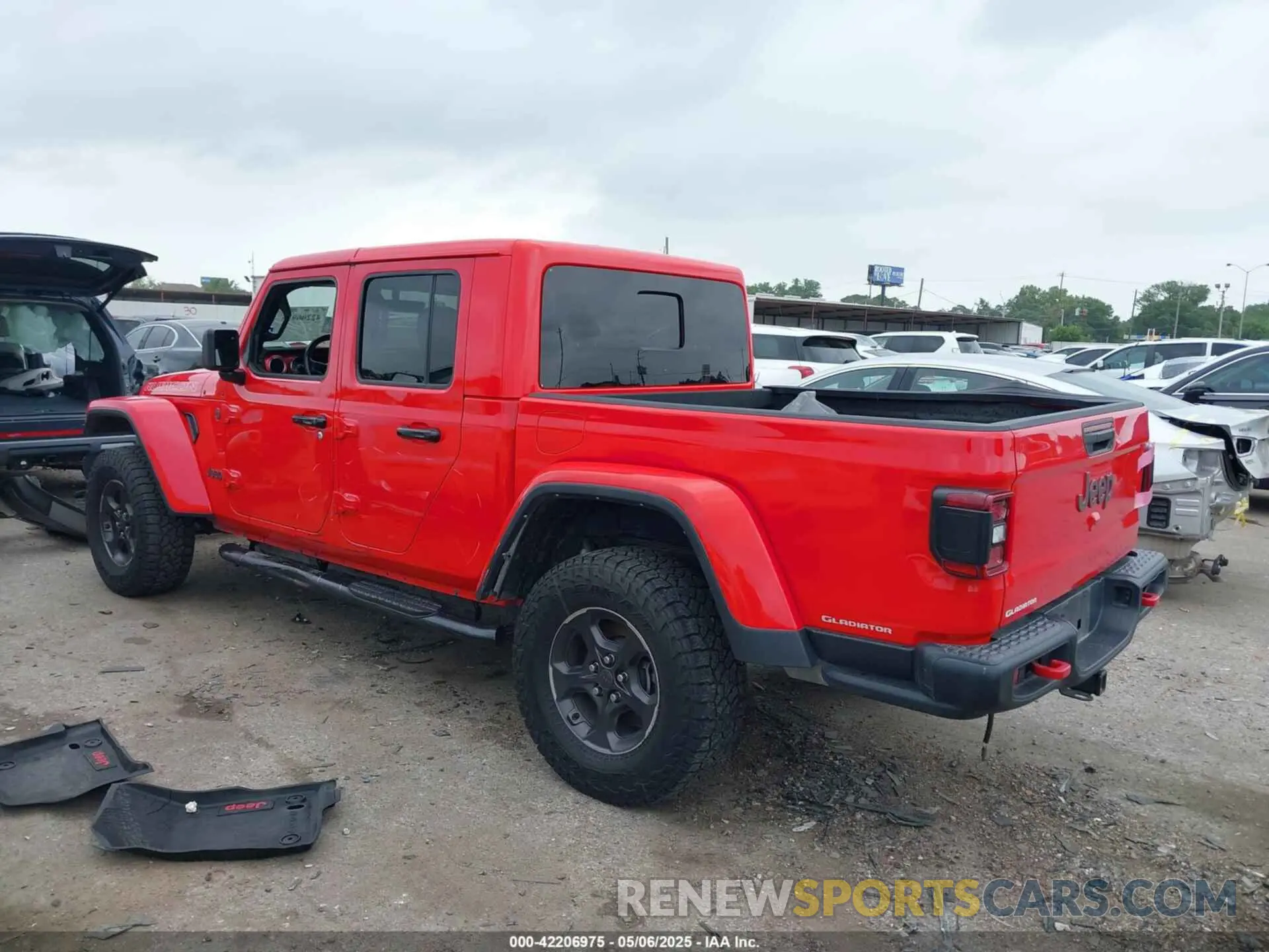 3 Photograph of a damaged car 1C6JJTBG9ML569289 JEEP GLADIATOR 2021