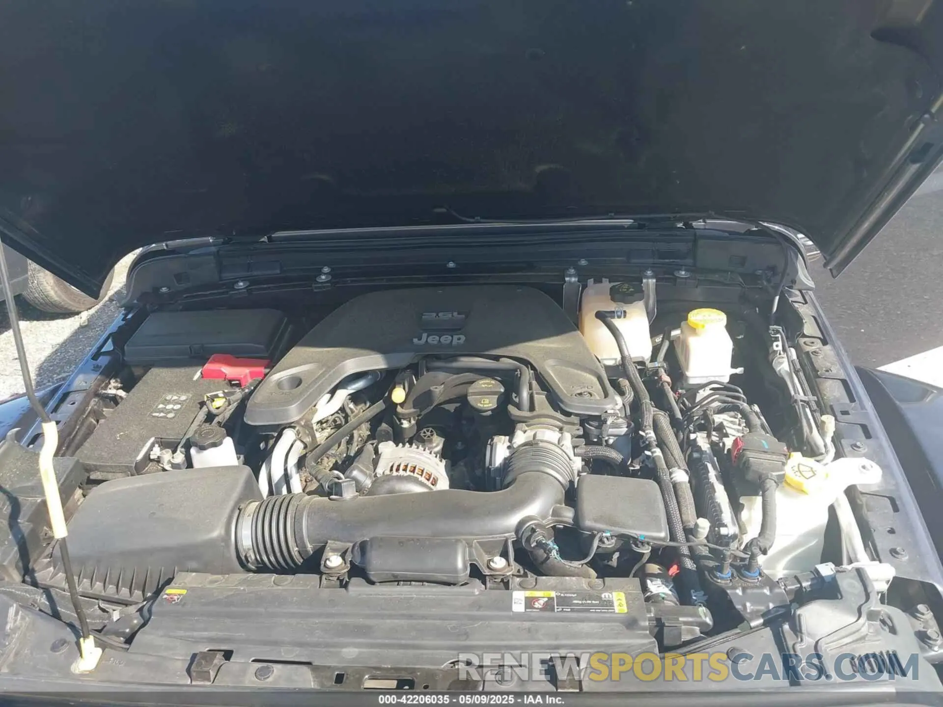 10 Photograph of a damaged car 1C6JJTBG9ML592538 JEEP GLADIATOR 2021