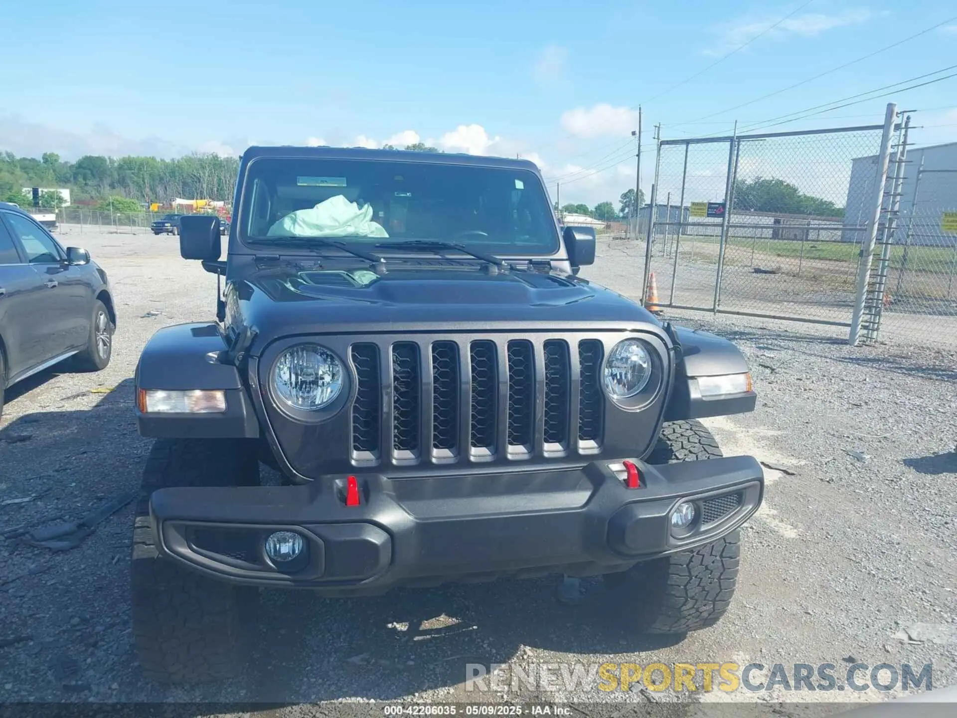 12 Photograph of a damaged car 1C6JJTBG9ML592538 JEEP GLADIATOR 2021