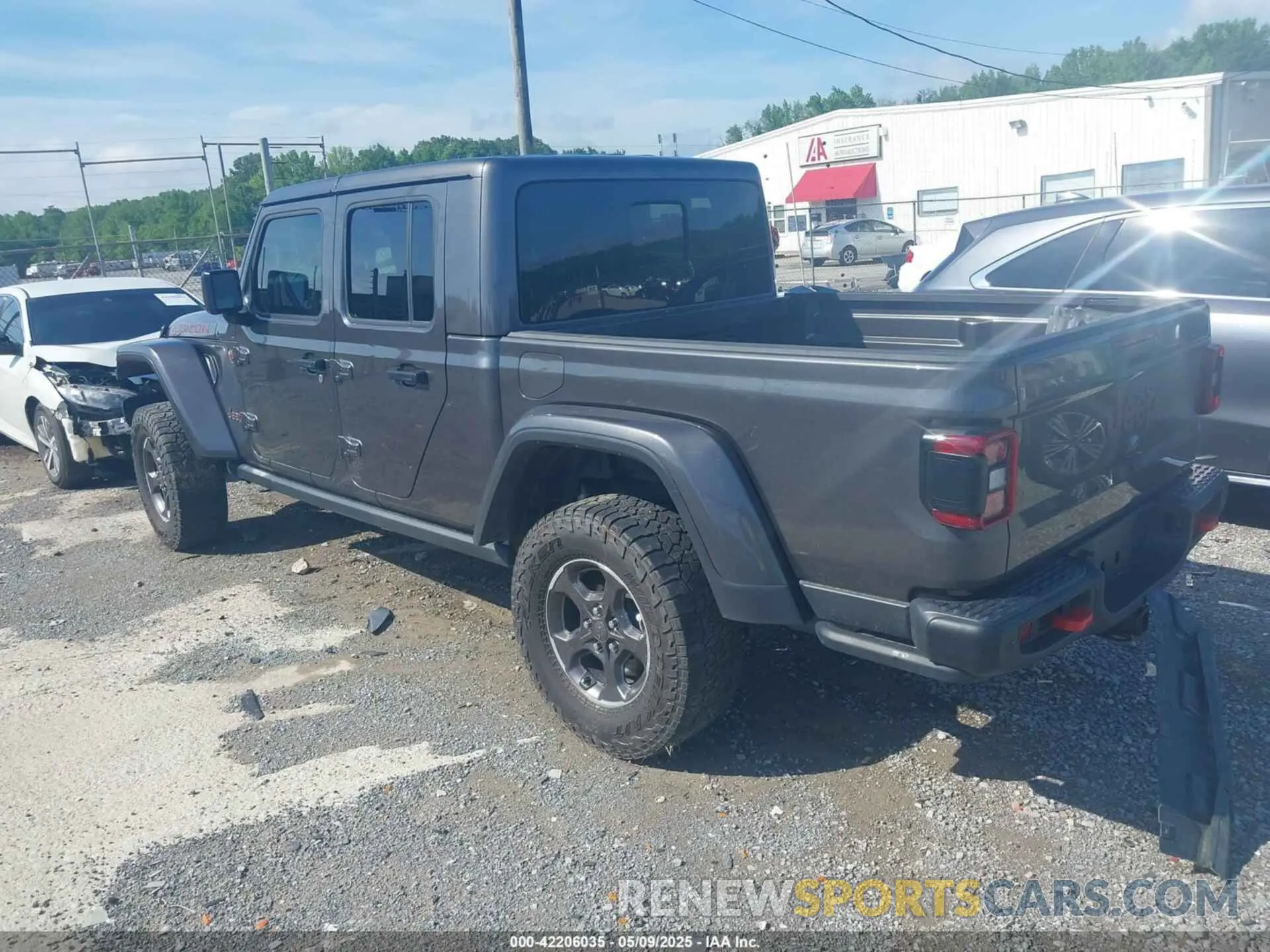 3 Photograph of a damaged car 1C6JJTBG9ML592538 JEEP GLADIATOR 2021
