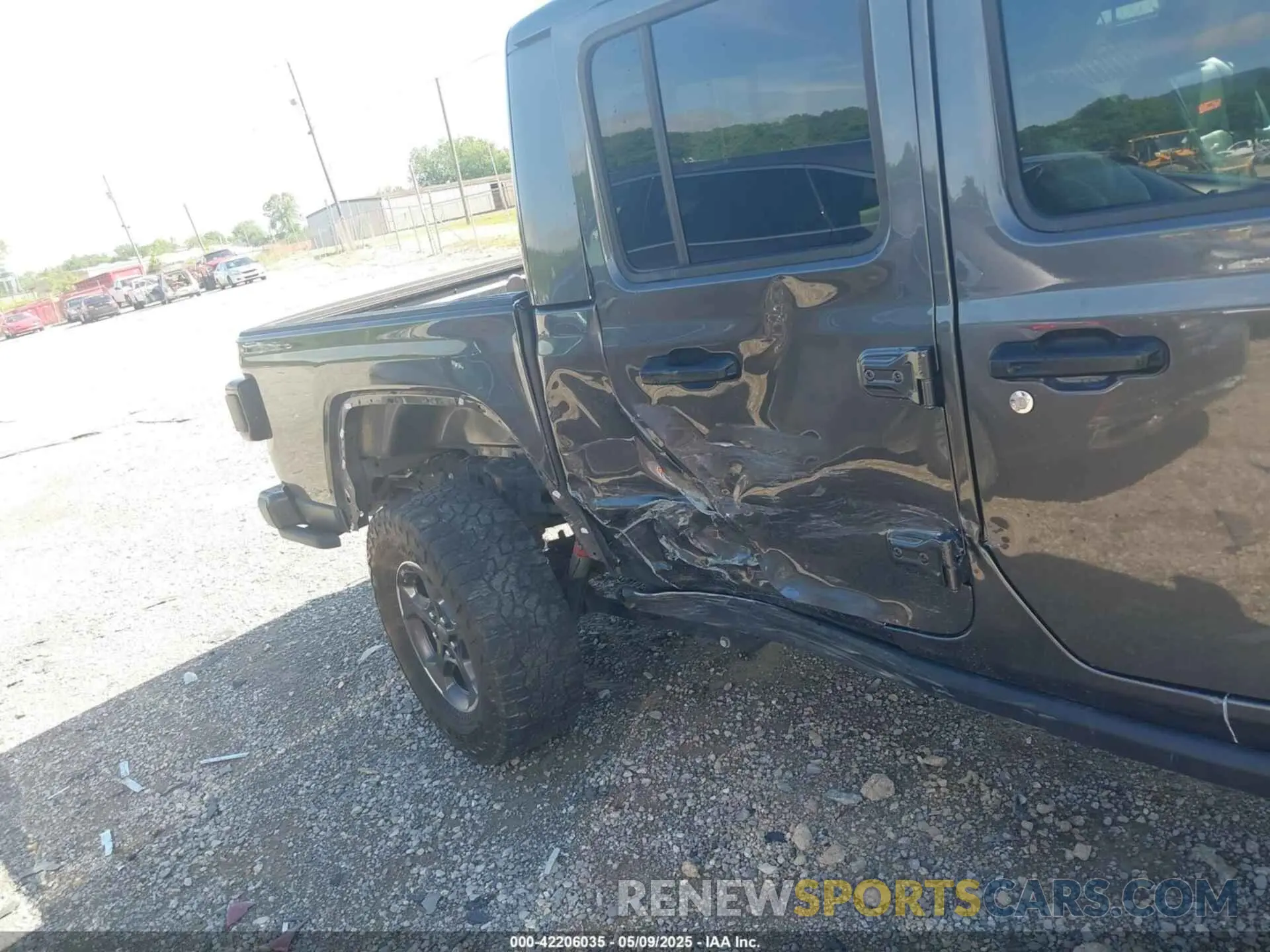 6 Photograph of a damaged car 1C6JJTBG9ML592538 JEEP GLADIATOR 2021