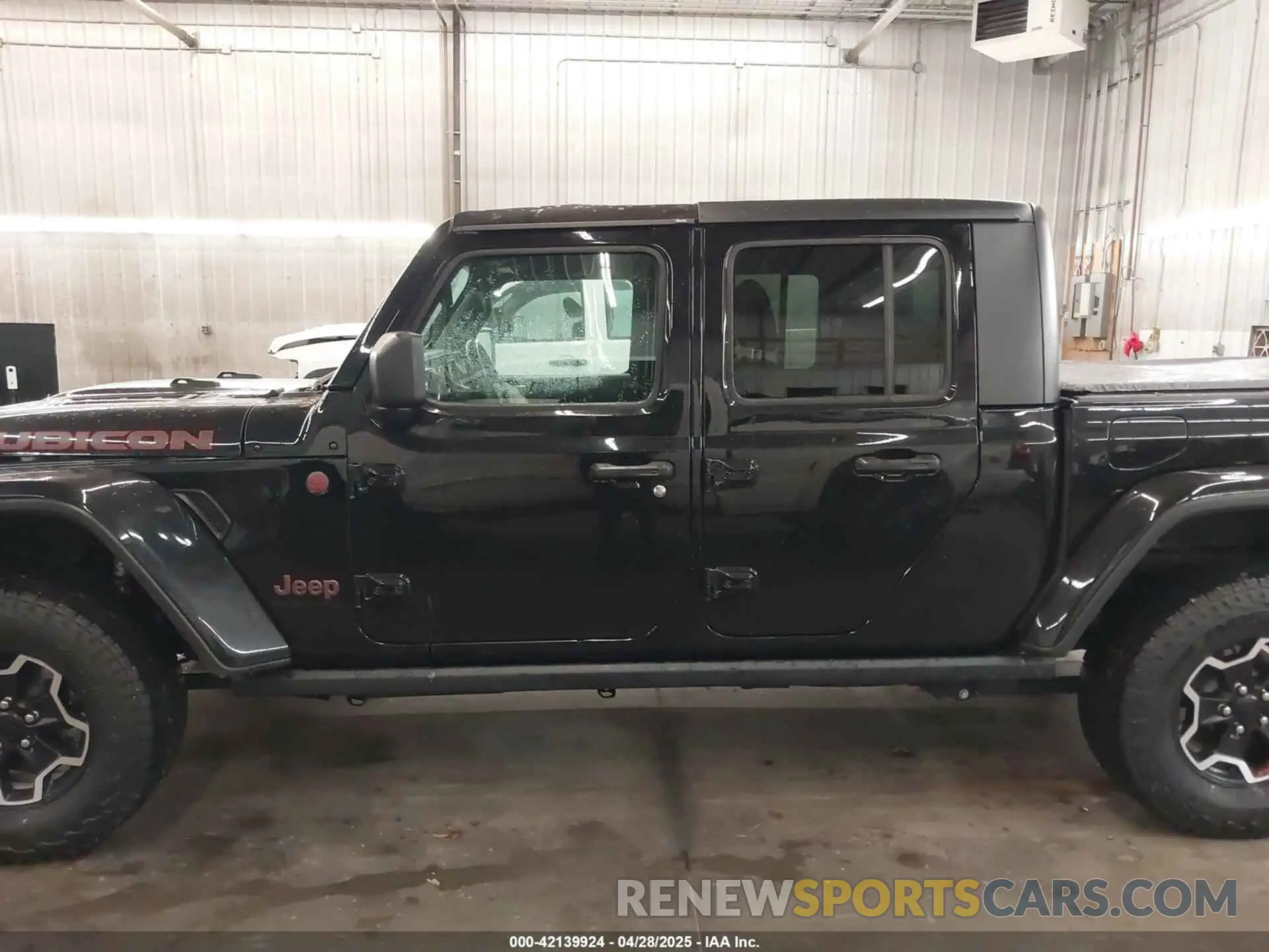 15 Photograph of a damaged car 1C6JJTBGXML529108 JEEP GLADIATOR 2021