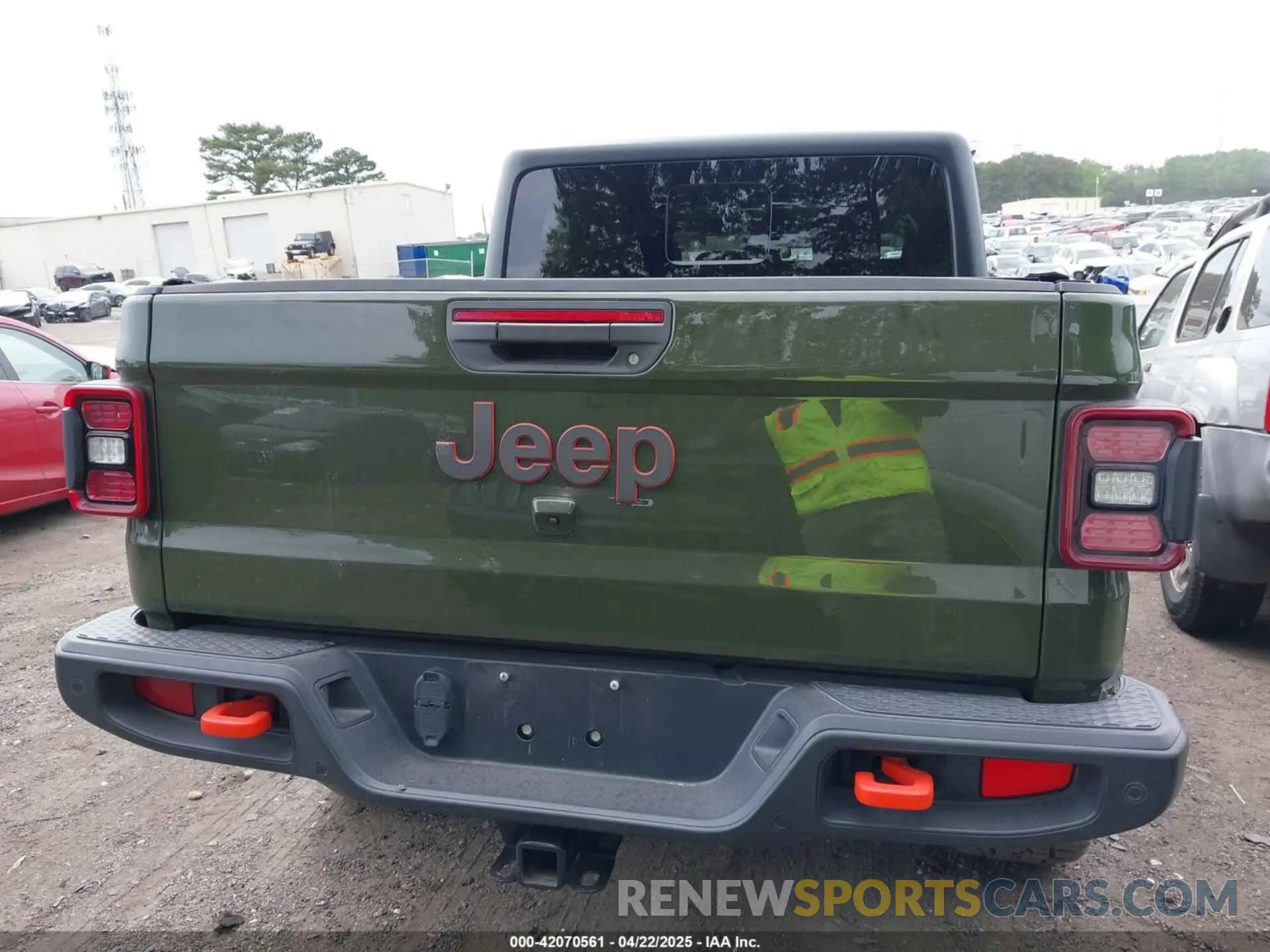 16 Photograph of a damaged car 1C6JJTEG0ML603356 JEEP GLADIATOR 2021