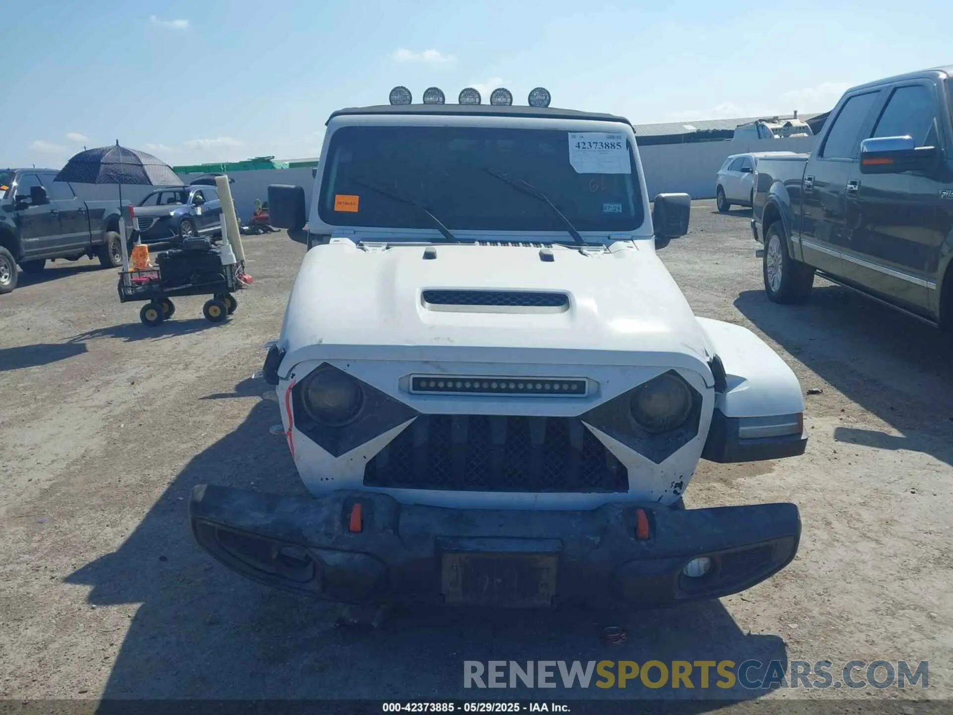 12 Photograph of a damaged car 1C6JJTEG1ML531504 JEEP GLADIATOR 2021