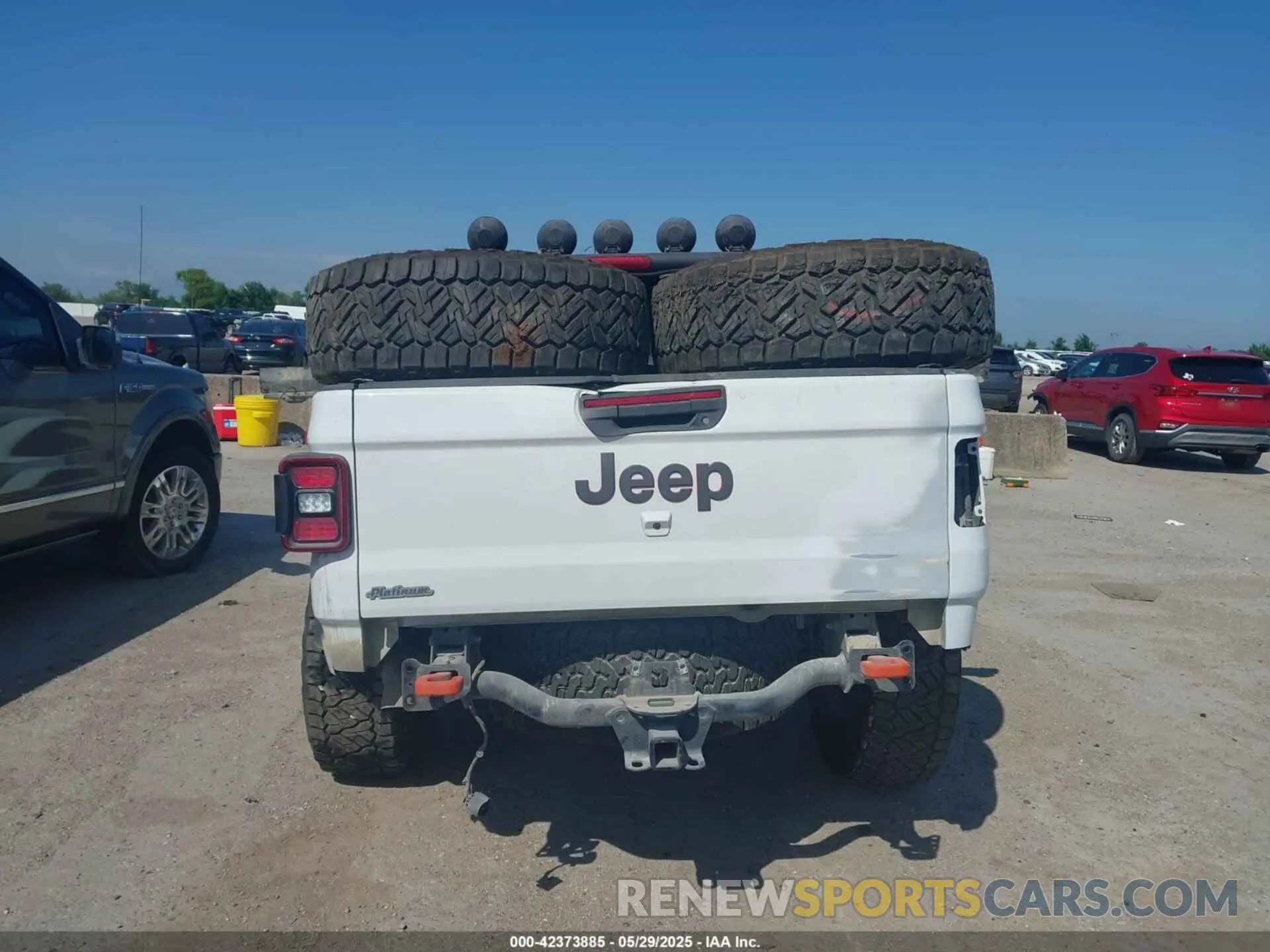 16 Photograph of a damaged car 1C6JJTEG1ML531504 JEEP GLADIATOR 2021
