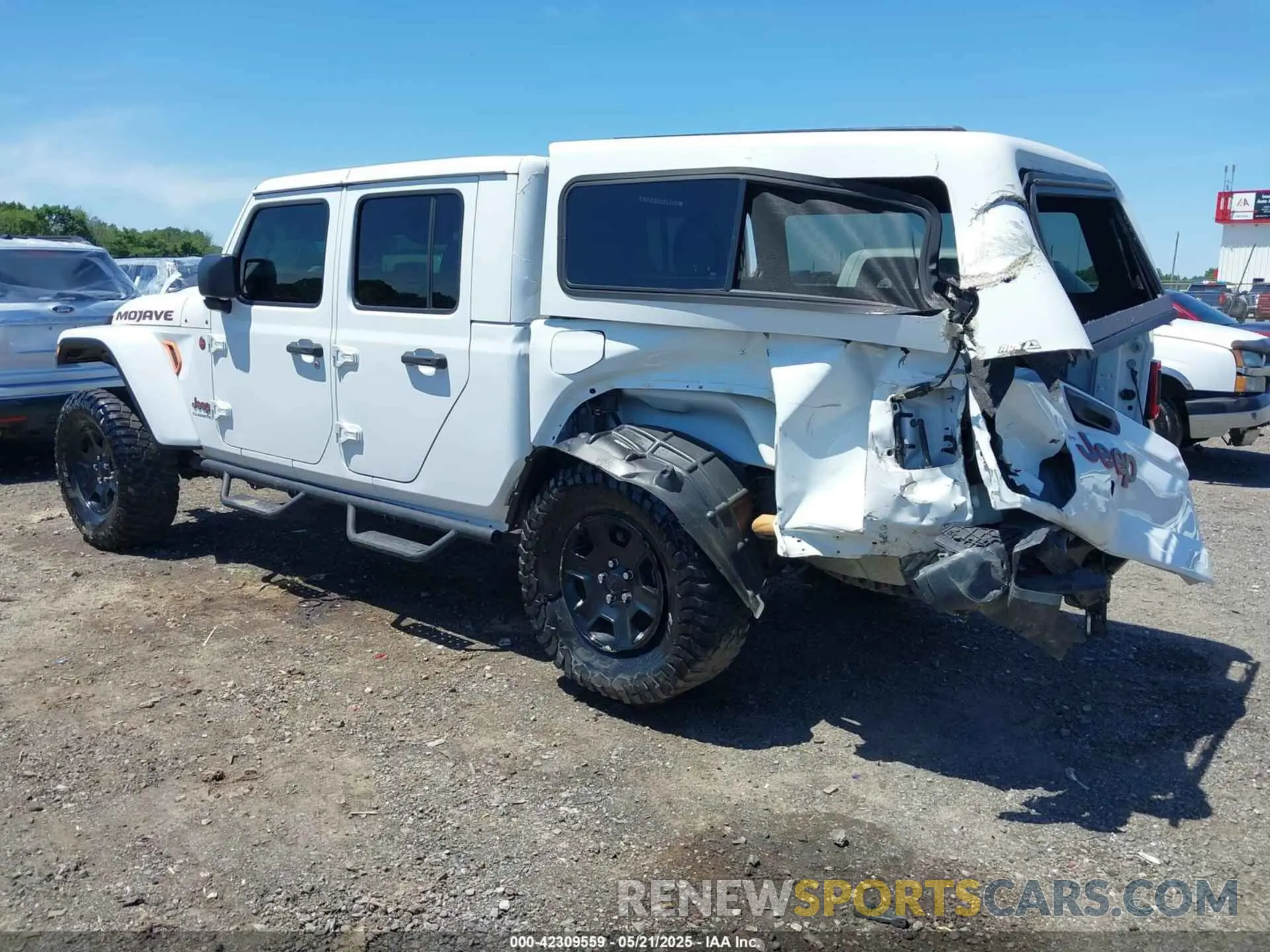 3 Photograph of a damaged car 1C6JJTEG3ML527048 JEEP GLADIATOR 2021