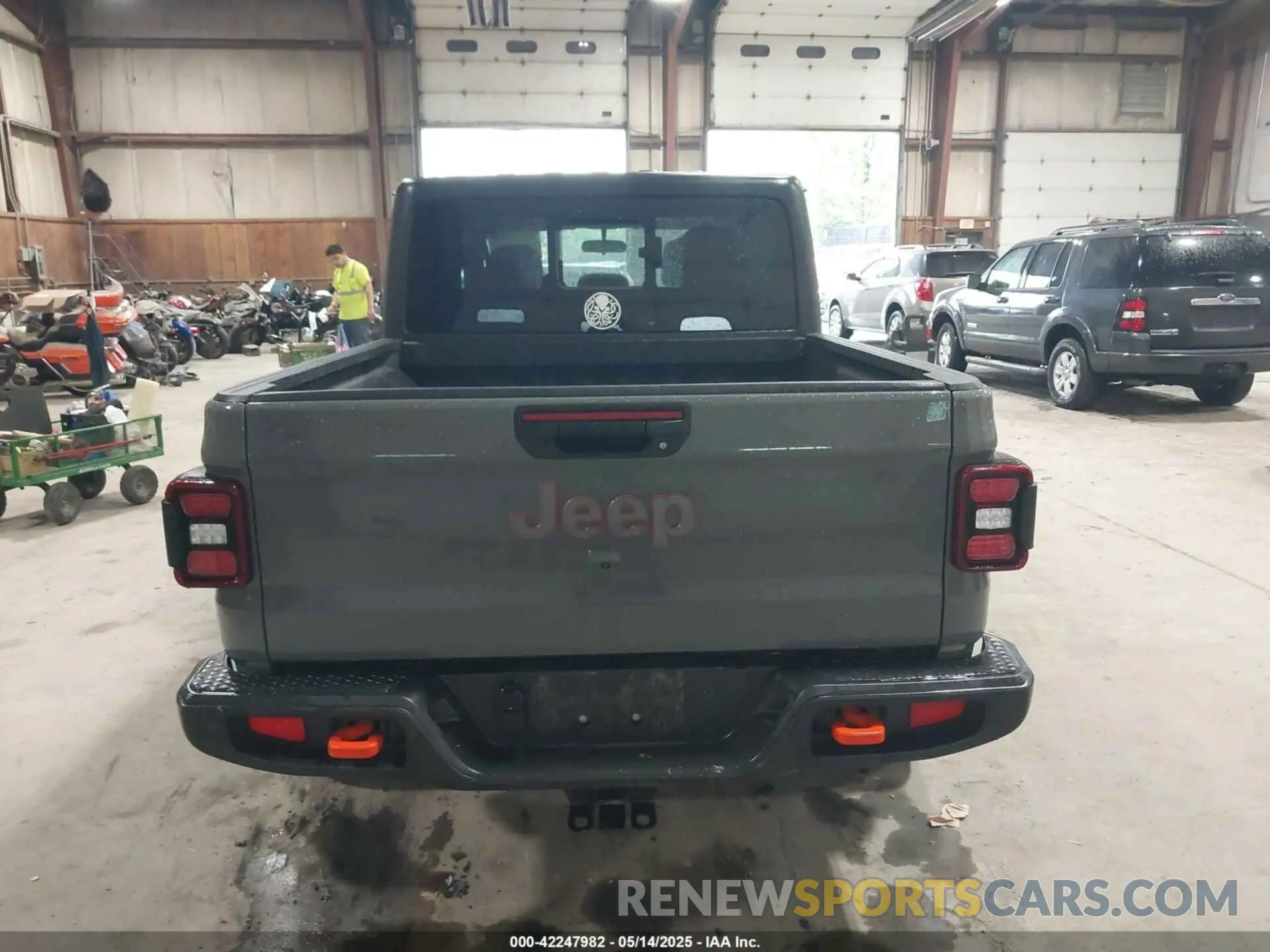 16 Photograph of a damaged car 1C6JJTEG5ML524829 JEEP GLADIATOR 2021