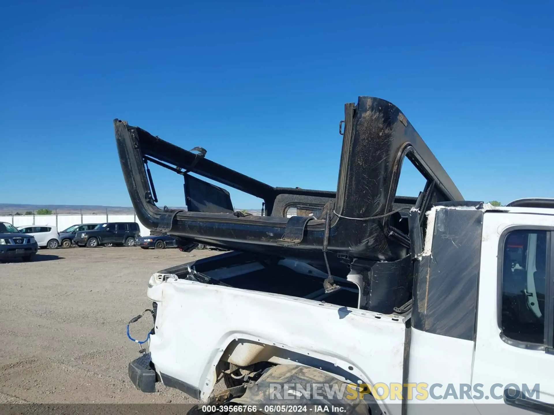 12 Photograph of a damaged car 1C6JJTEG5ML529206 JEEP GLADIATOR 2021