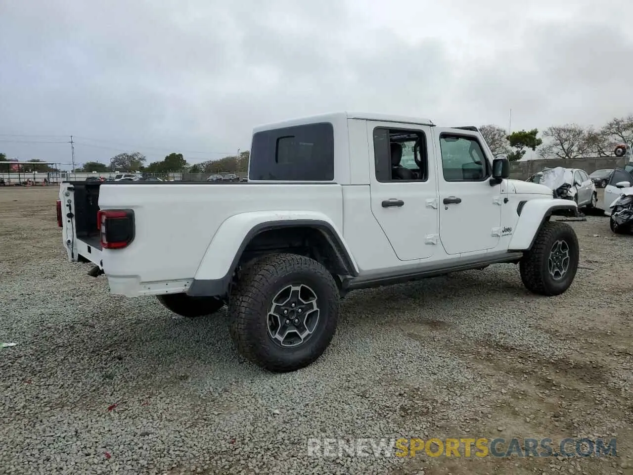 3 Photograph of a damaged car 1C6JJTEG6ML516867 JEEP GLADIATOR 2021