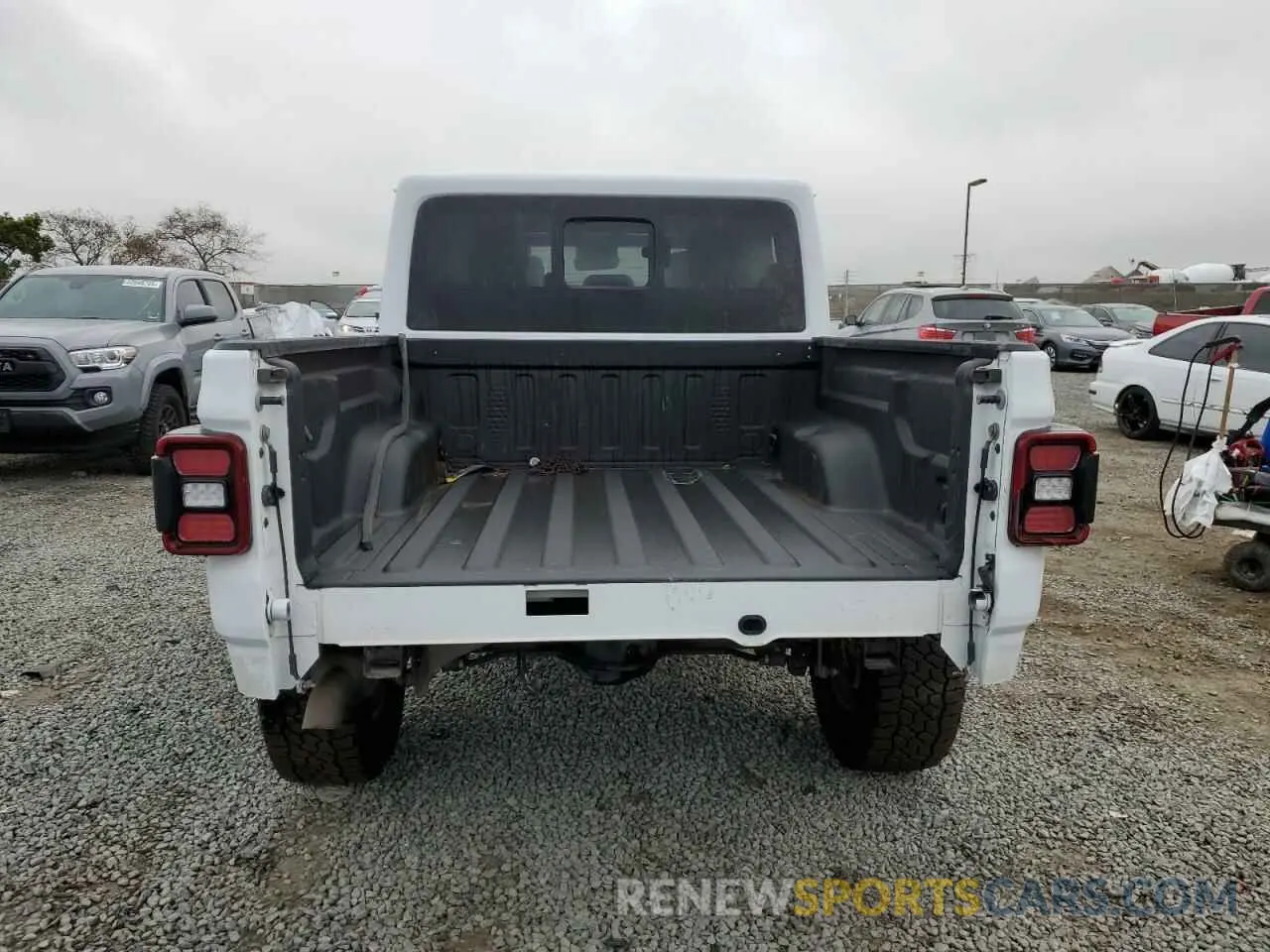 6 Photograph of a damaged car 1C6JJTEG6ML516867 JEEP GLADIATOR 2021