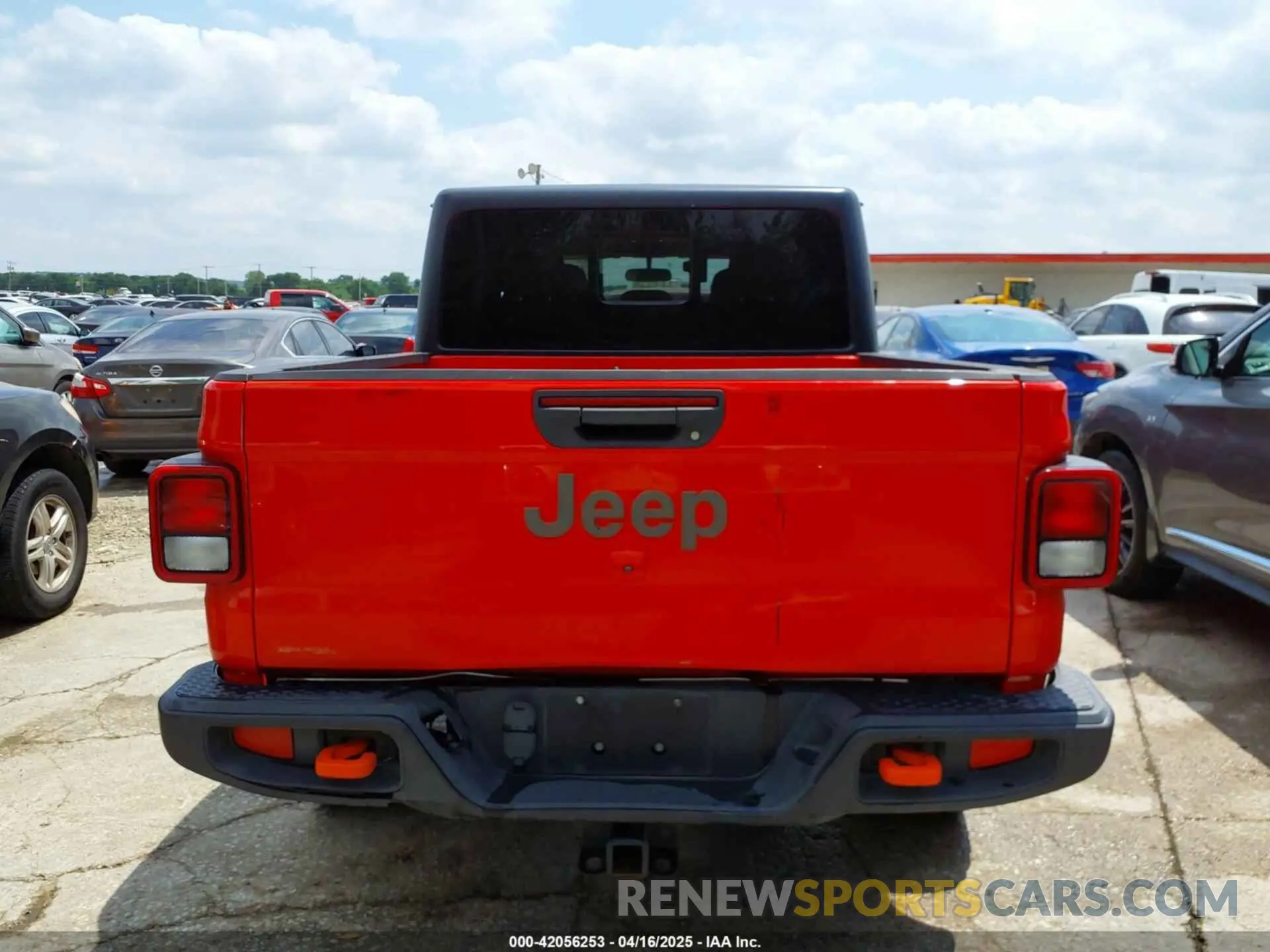 16 Photograph of a damaged car 1C6JJTEG6ML533927 JEEP GLADIATOR 2021