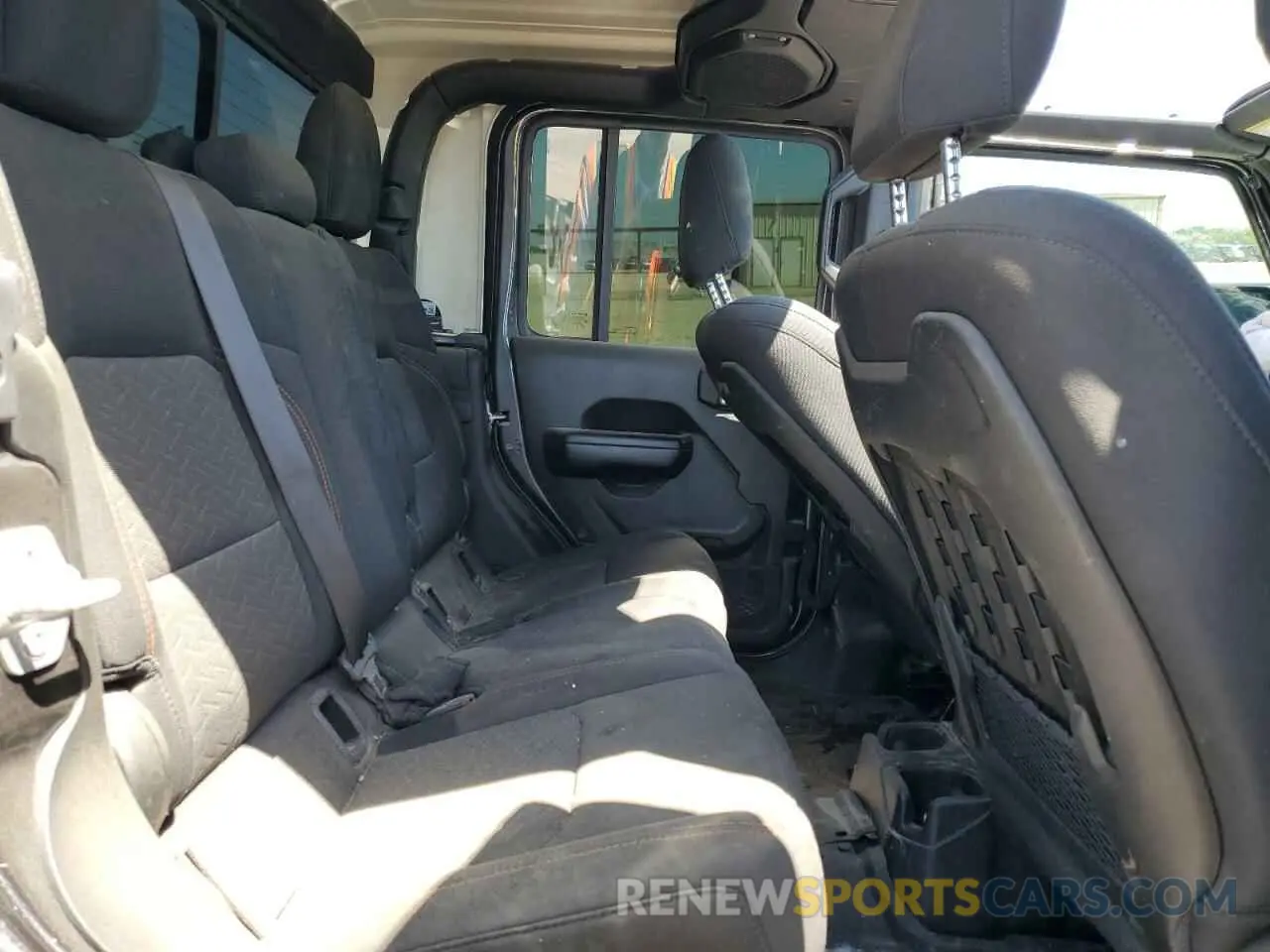 10 Photograph of a damaged car 1C6JJTEG7ML582859 JEEP GLADIATOR 2021