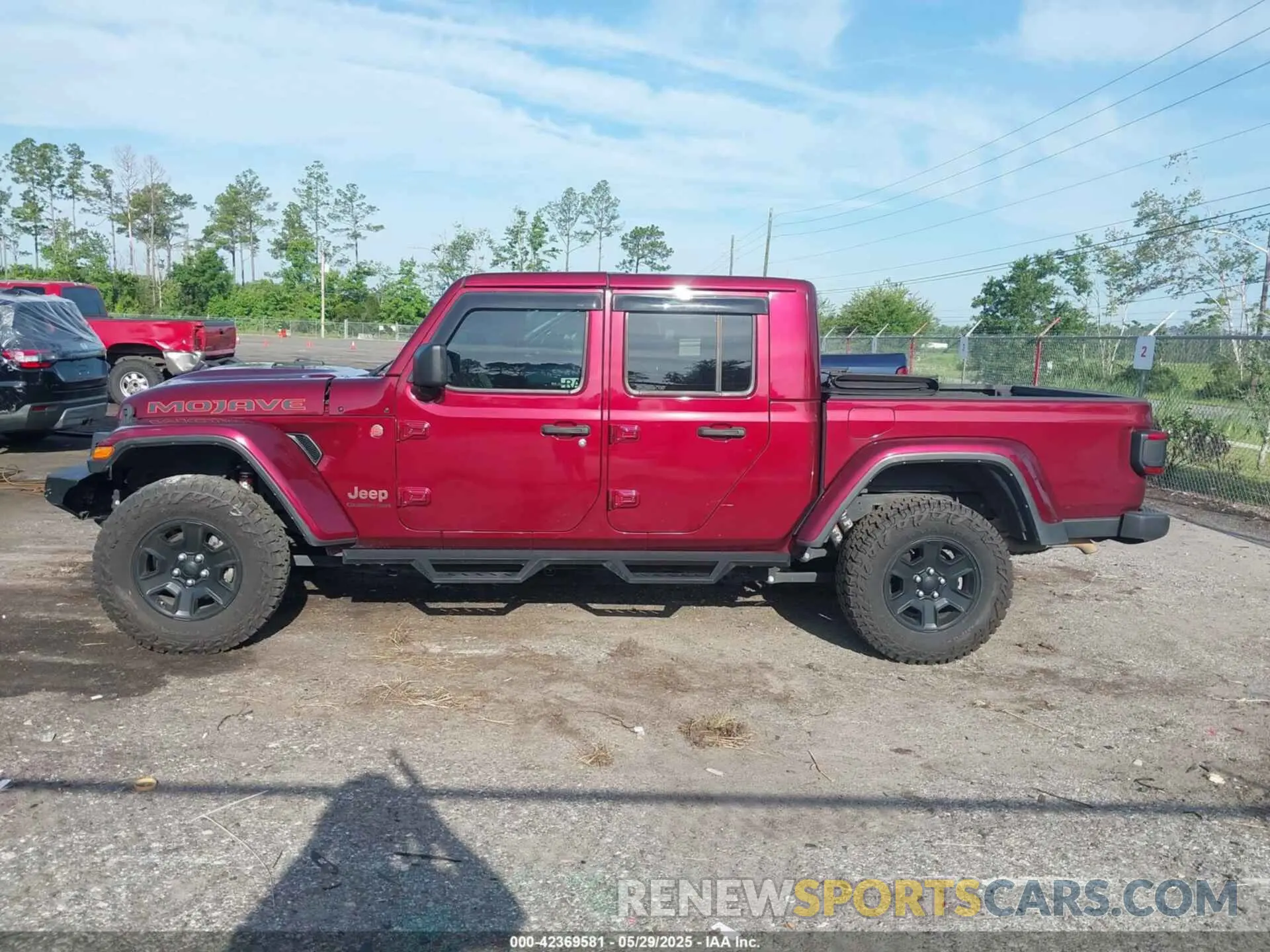 15 Photograph of a damaged car 1C6JJTEG8ML592381 JEEP GLADIATOR 2021