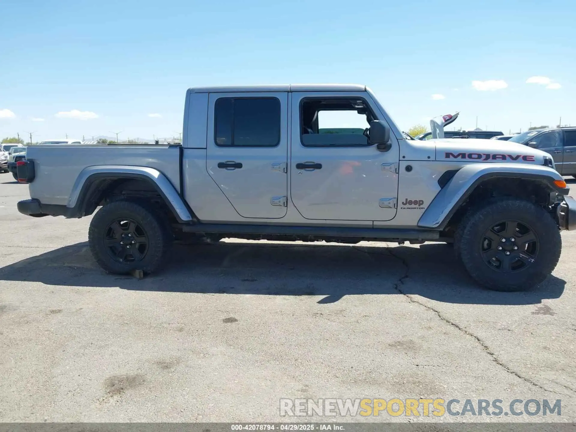 12 Photograph of a damaged car 1C6JJTEG9ML520363 JEEP GLADIATOR 2021