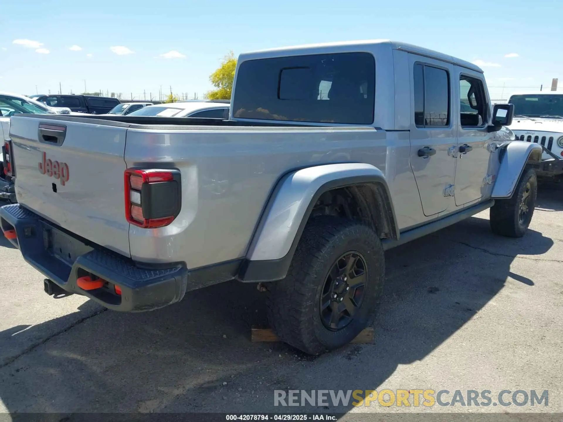 4 Photograph of a damaged car 1C6JJTEG9ML520363 JEEP GLADIATOR 2021