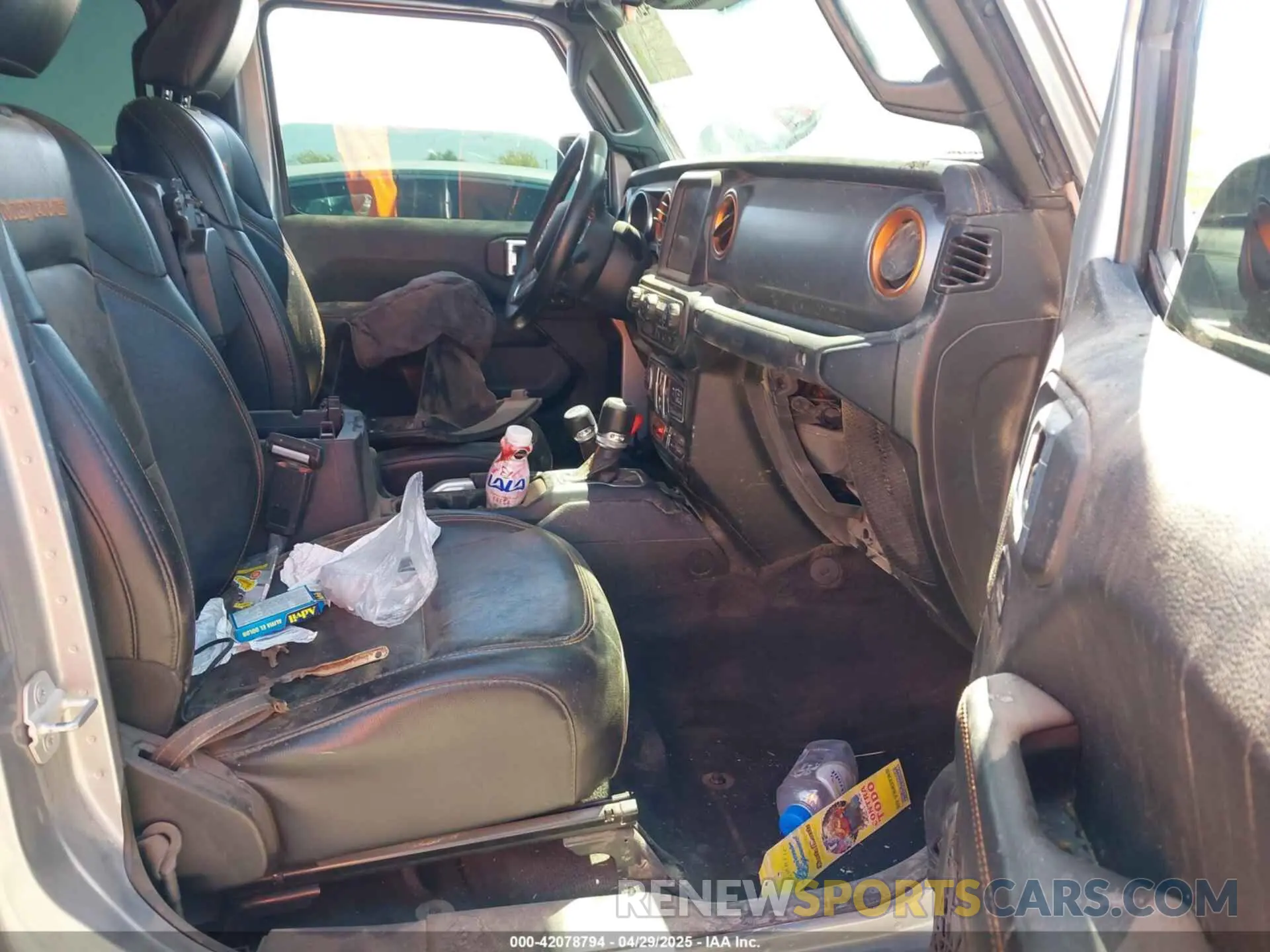5 Photograph of a damaged car 1C6JJTEG9ML520363 JEEP GLADIATOR 2021