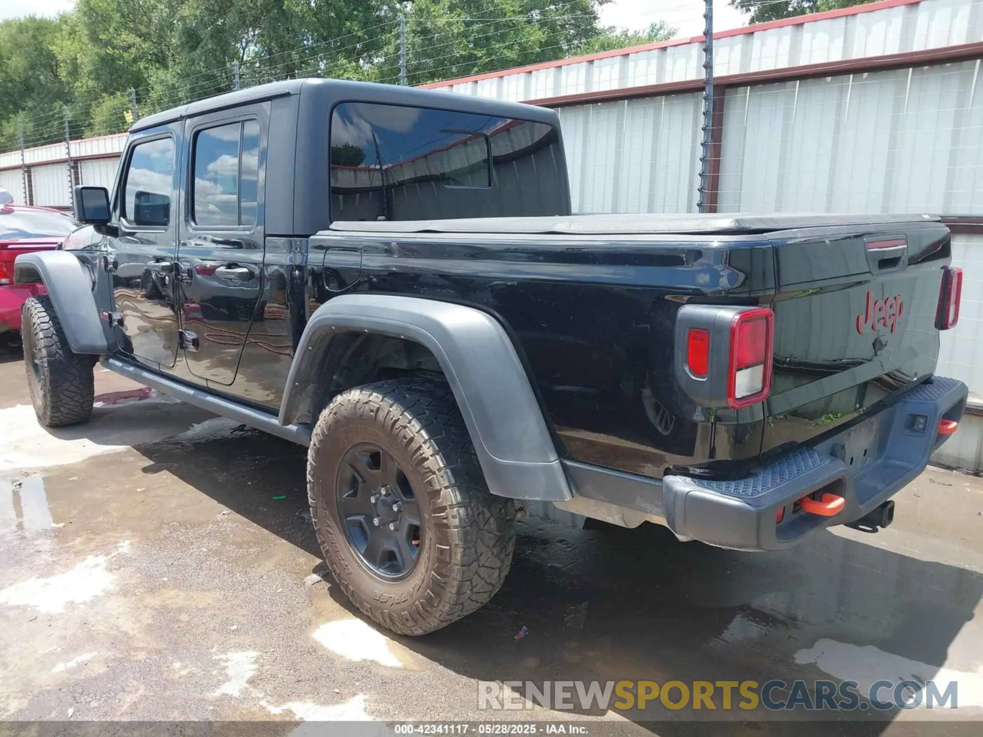 3 Photograph of a damaged car 1C6JJTEGXML569376 JEEP GLADIATOR 2021