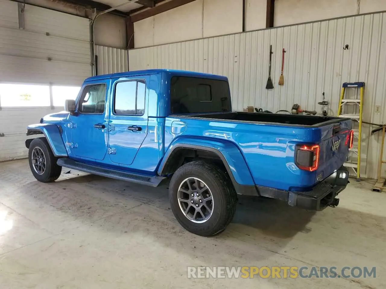 2 Photograph of a damaged car 1C6JJTFM7ML591503 JEEP GLADIATOR 2021