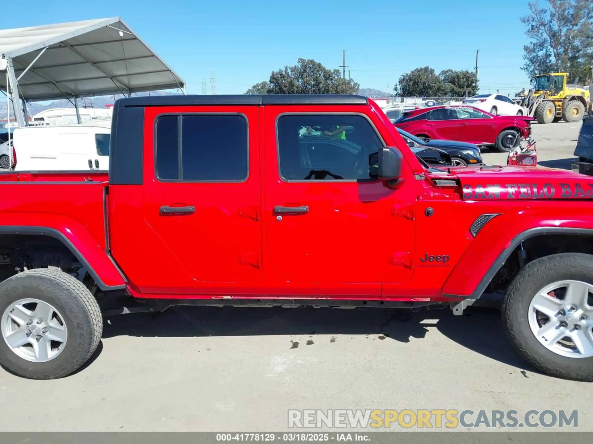 14 Photograph of a damaged car 1C6HJTAG0NL180848 JEEP GLADIATOR 2022