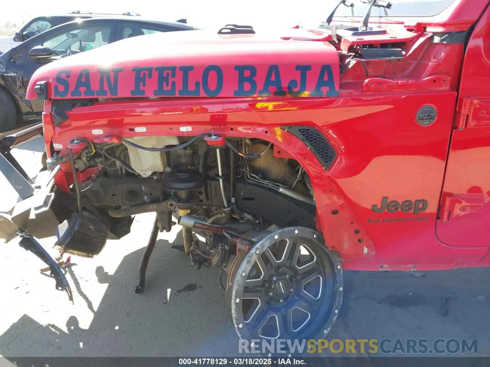 18 Photograph of a damaged car 1C6HJTAG0NL180848 JEEP GLADIATOR 2022