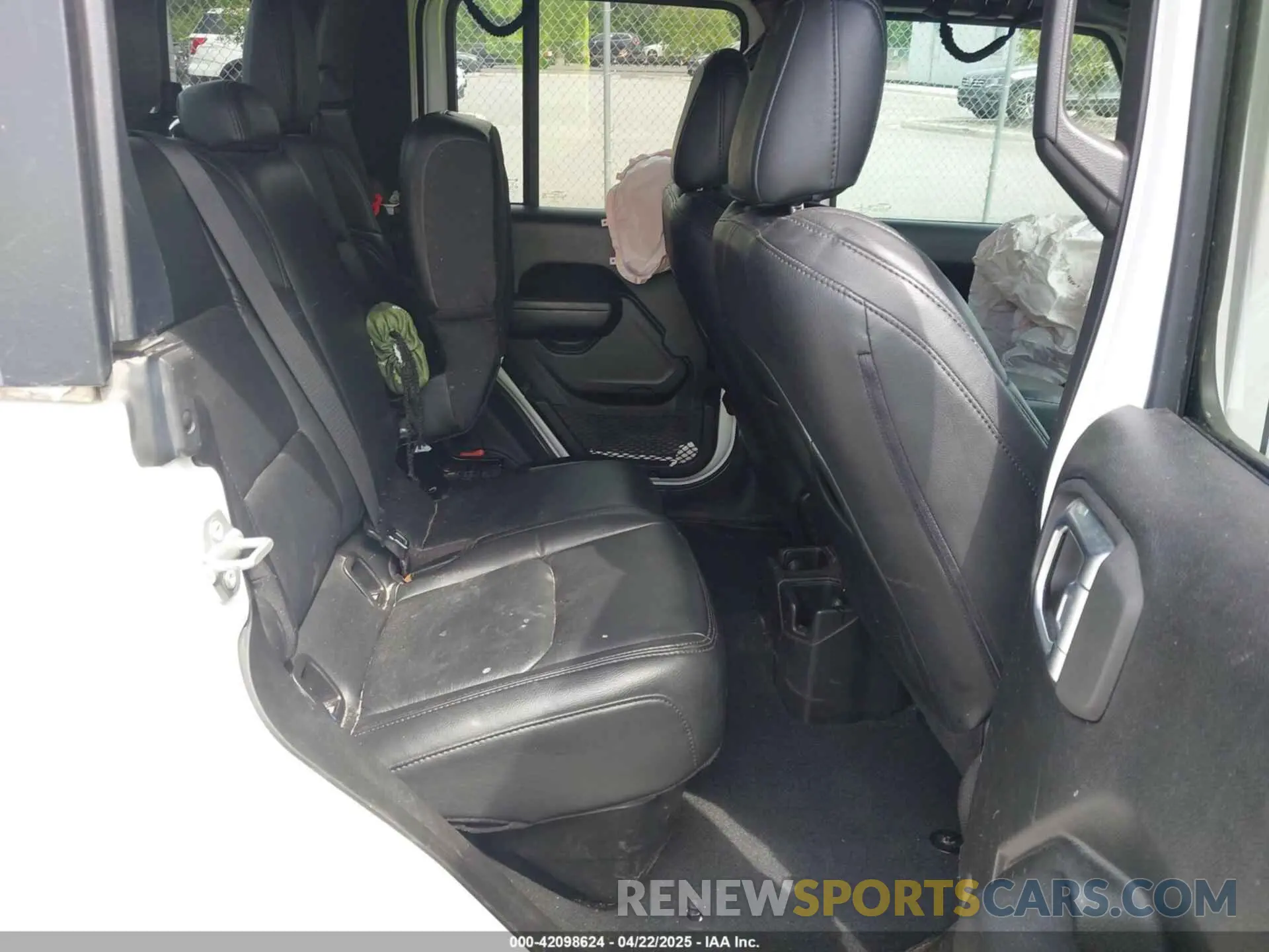8 Photograph of a damaged car 1C6HJTAG1NL144540 JEEP GLADIATOR 2022
