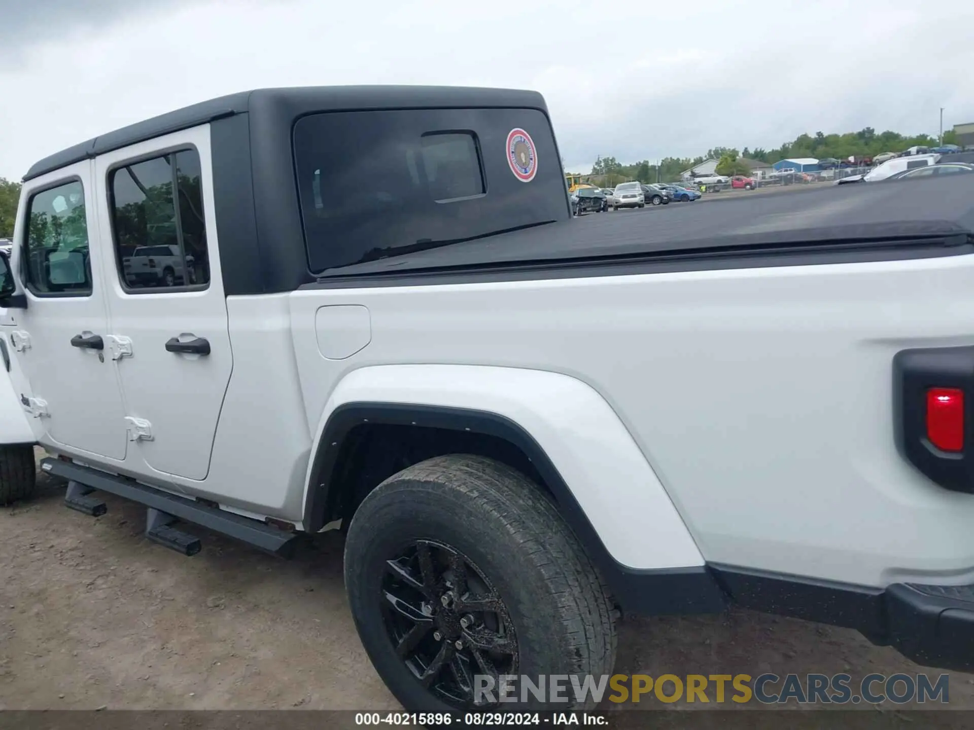 14 Photograph of a damaged car 1C6HJTAG3NL151845 JEEP GLADIATOR 2022