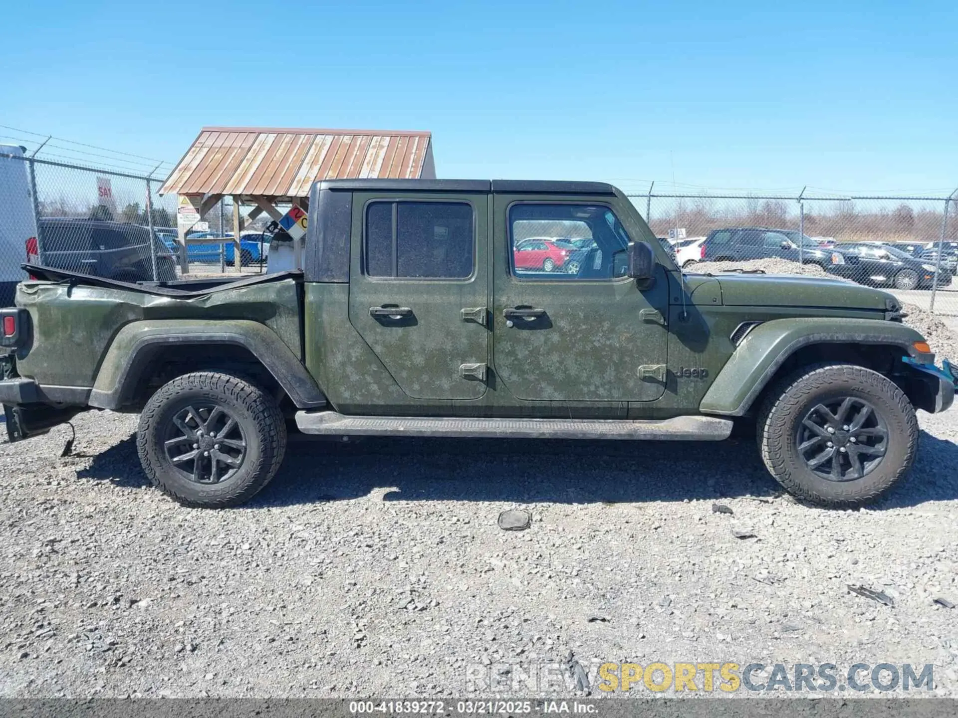 13 Photograph of a damaged car 1C6HJTAG4NL135833 JEEP GLADIATOR 2022