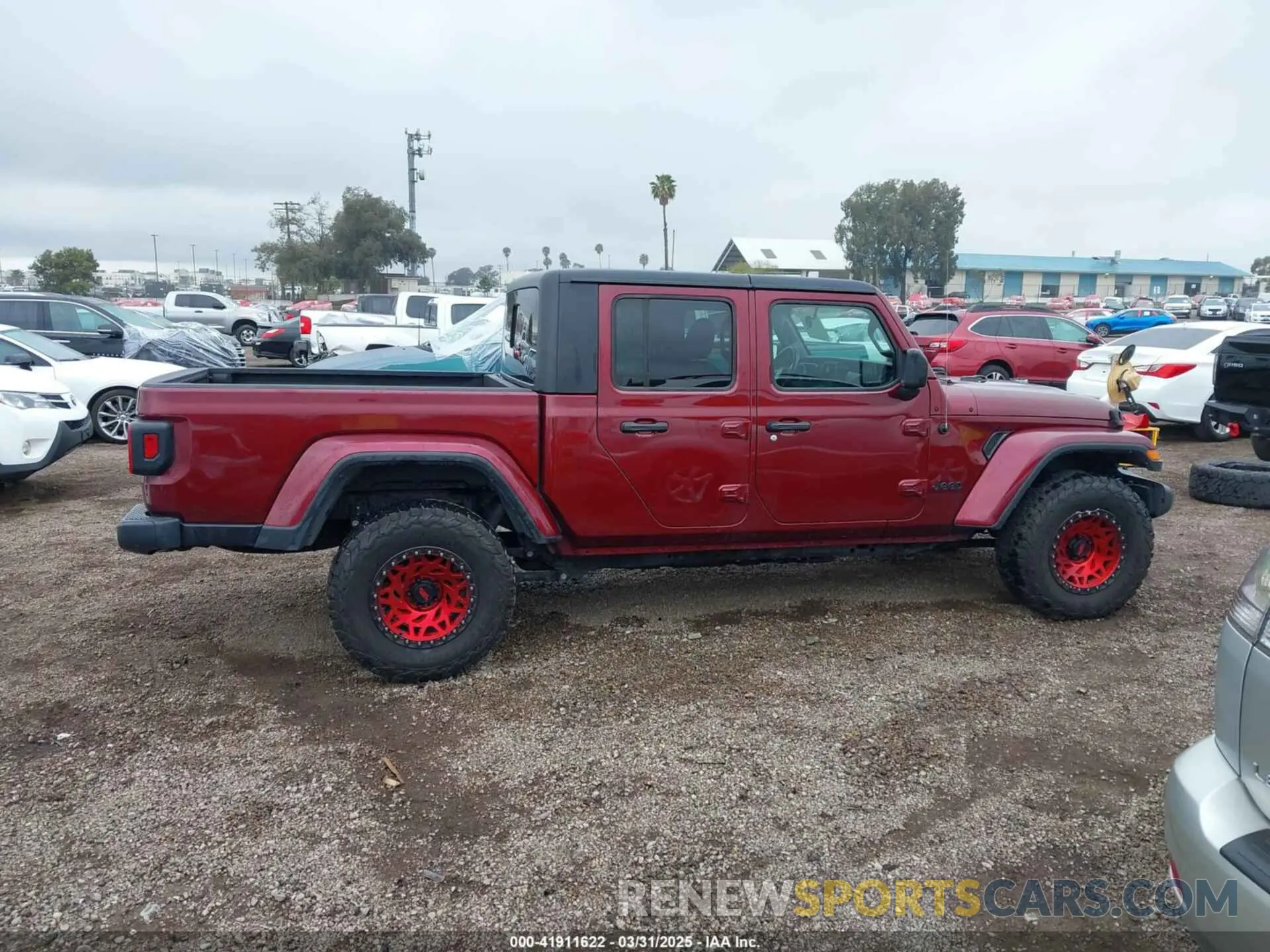 13 Photograph of a damaged car 1C6HJTAG5NL132164 JEEP GLADIATOR 2022