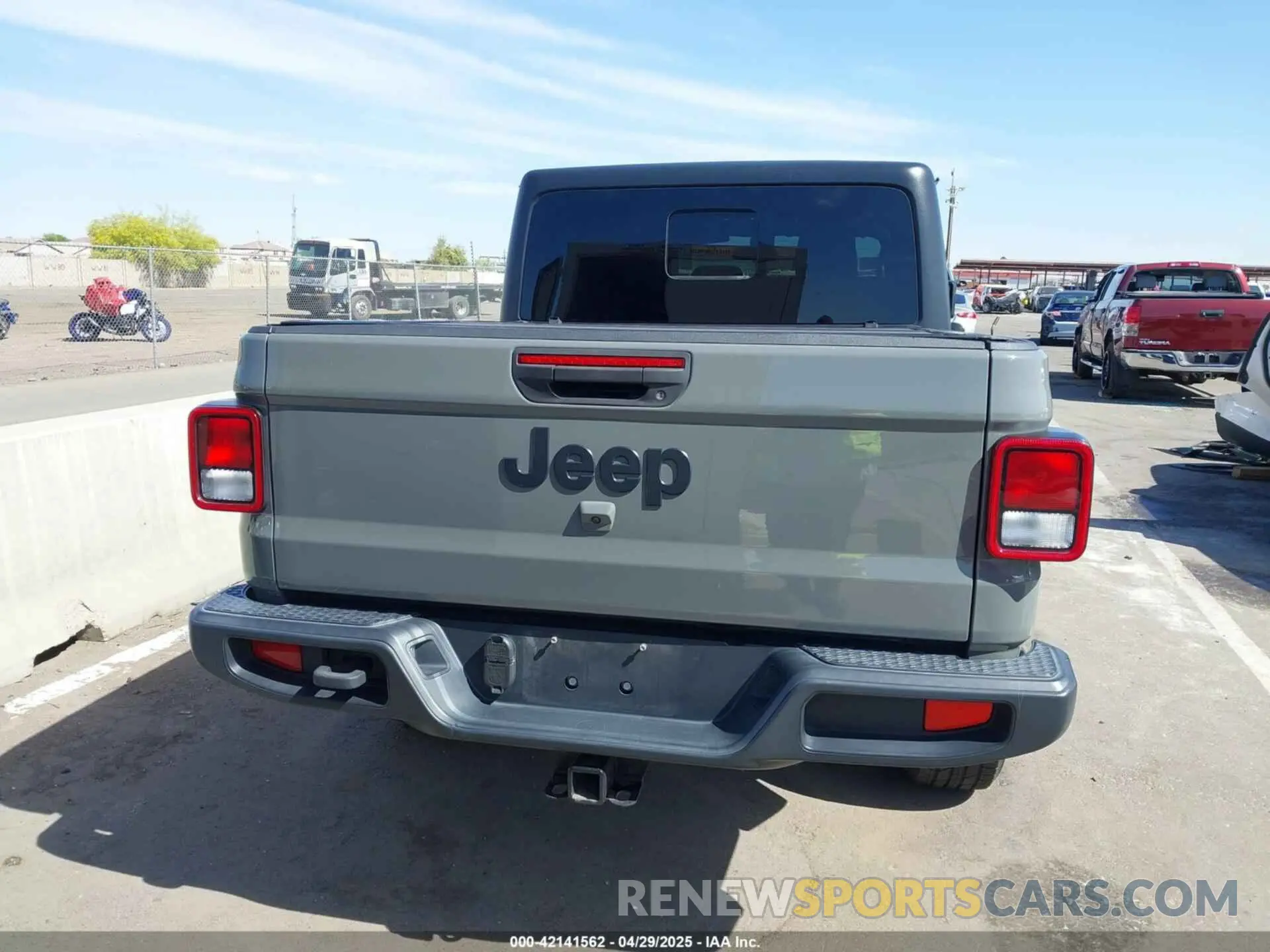 16 Photograph of a damaged car 1C6HJTAG5NL132990 JEEP GLADIATOR 2022