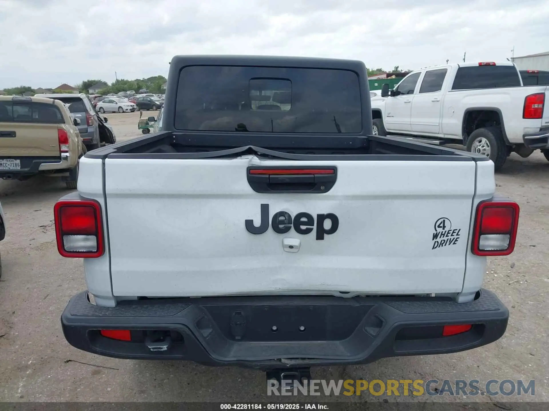 16 Photograph of a damaged car 1C6HJTAG5NL168288 JEEP GLADIATOR 2022