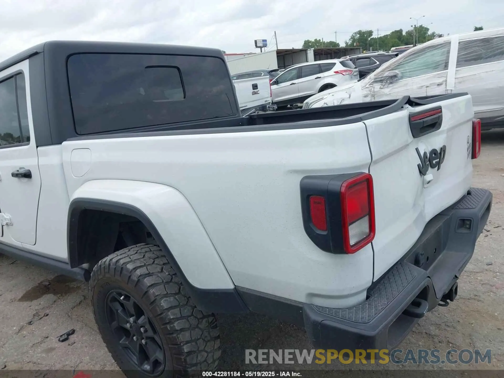 3 Photograph of a damaged car 1C6HJTAG5NL168288 JEEP GLADIATOR 2022