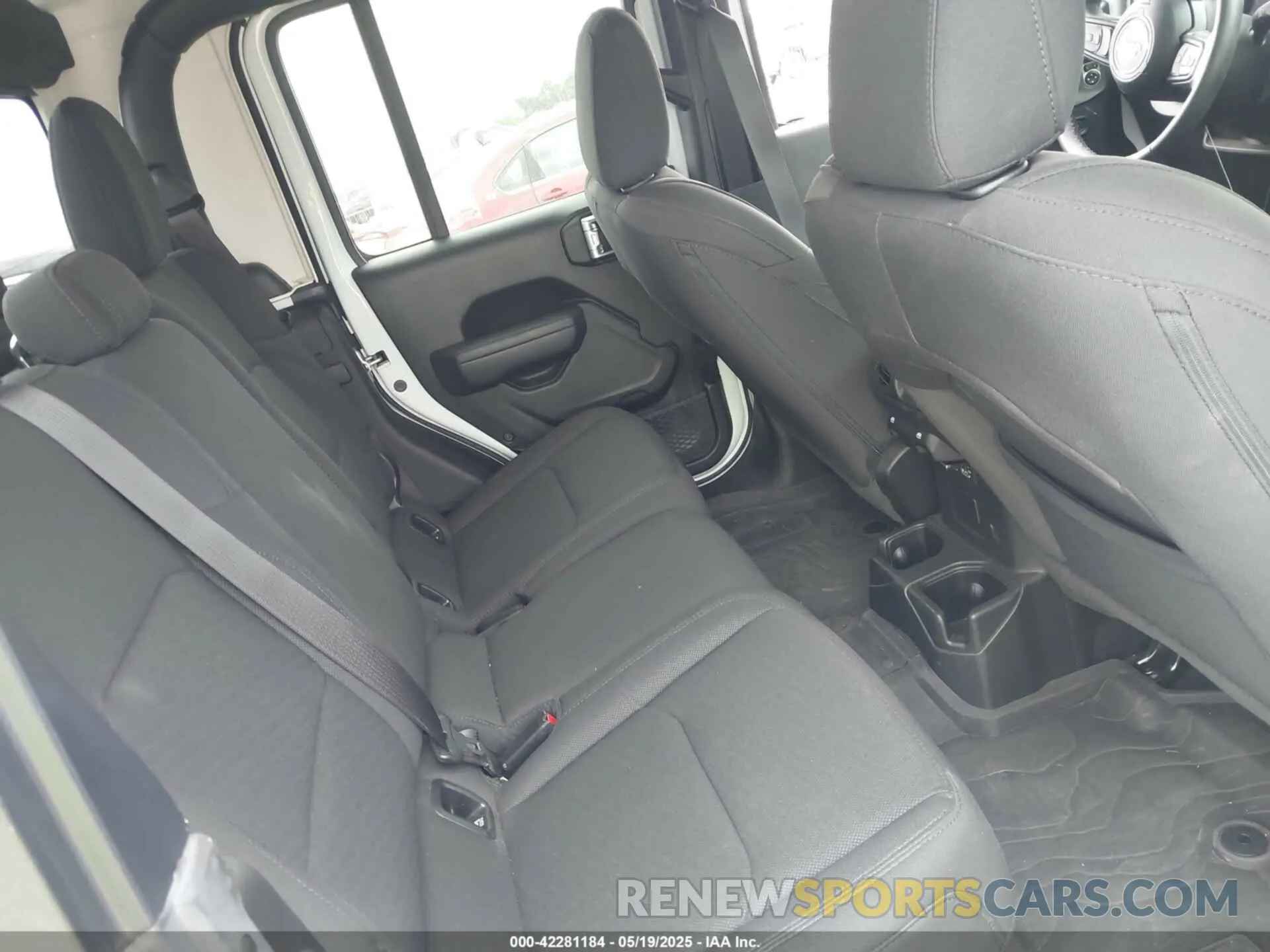 8 Photograph of a damaged car 1C6HJTAG5NL168288 JEEP GLADIATOR 2022
