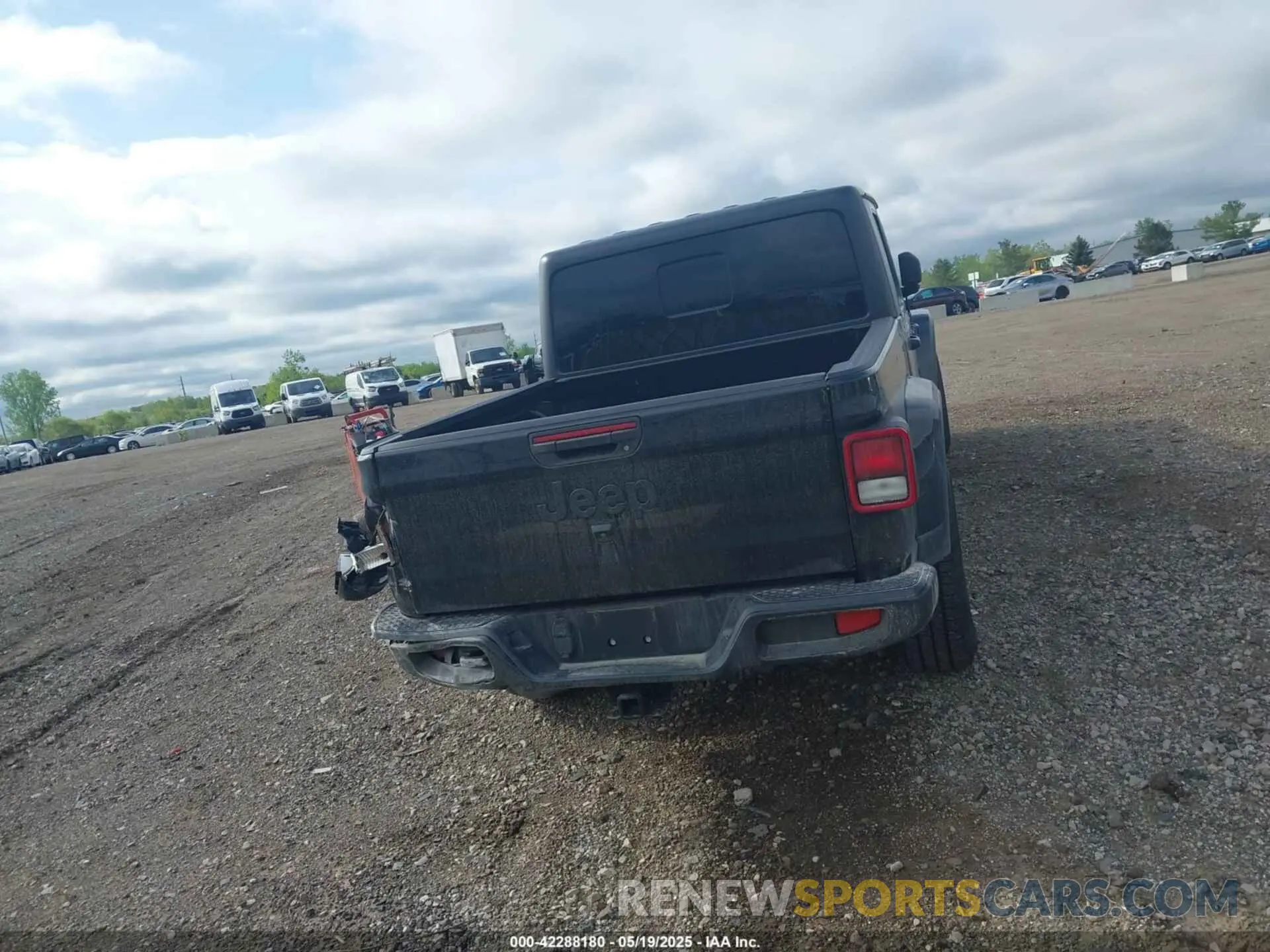 16 Photograph of a damaged car 1C6HJTAG7NL125006 JEEP GLADIATOR 2022