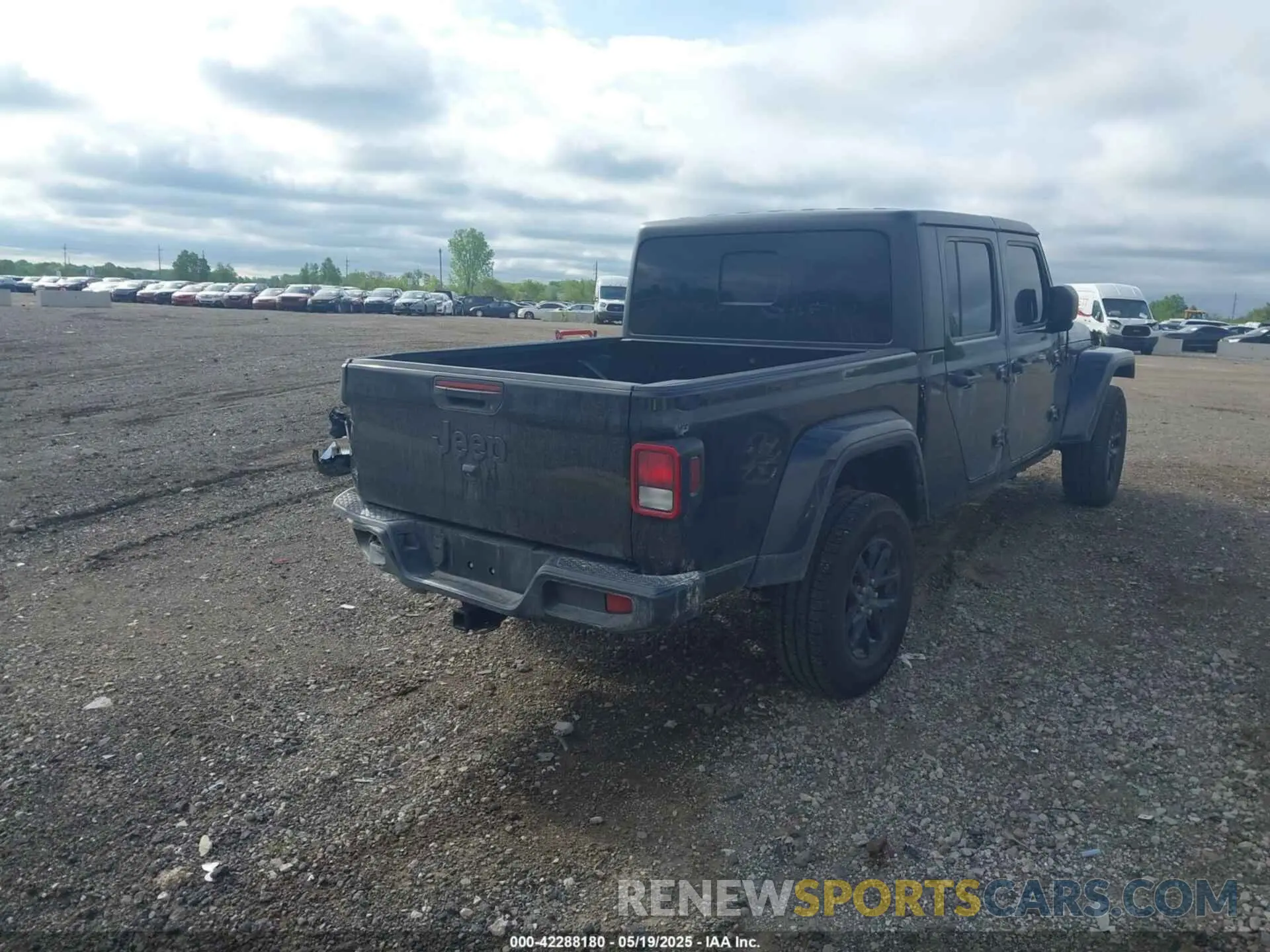 4 Photograph of a damaged car 1C6HJTAG7NL125006 JEEP GLADIATOR 2022