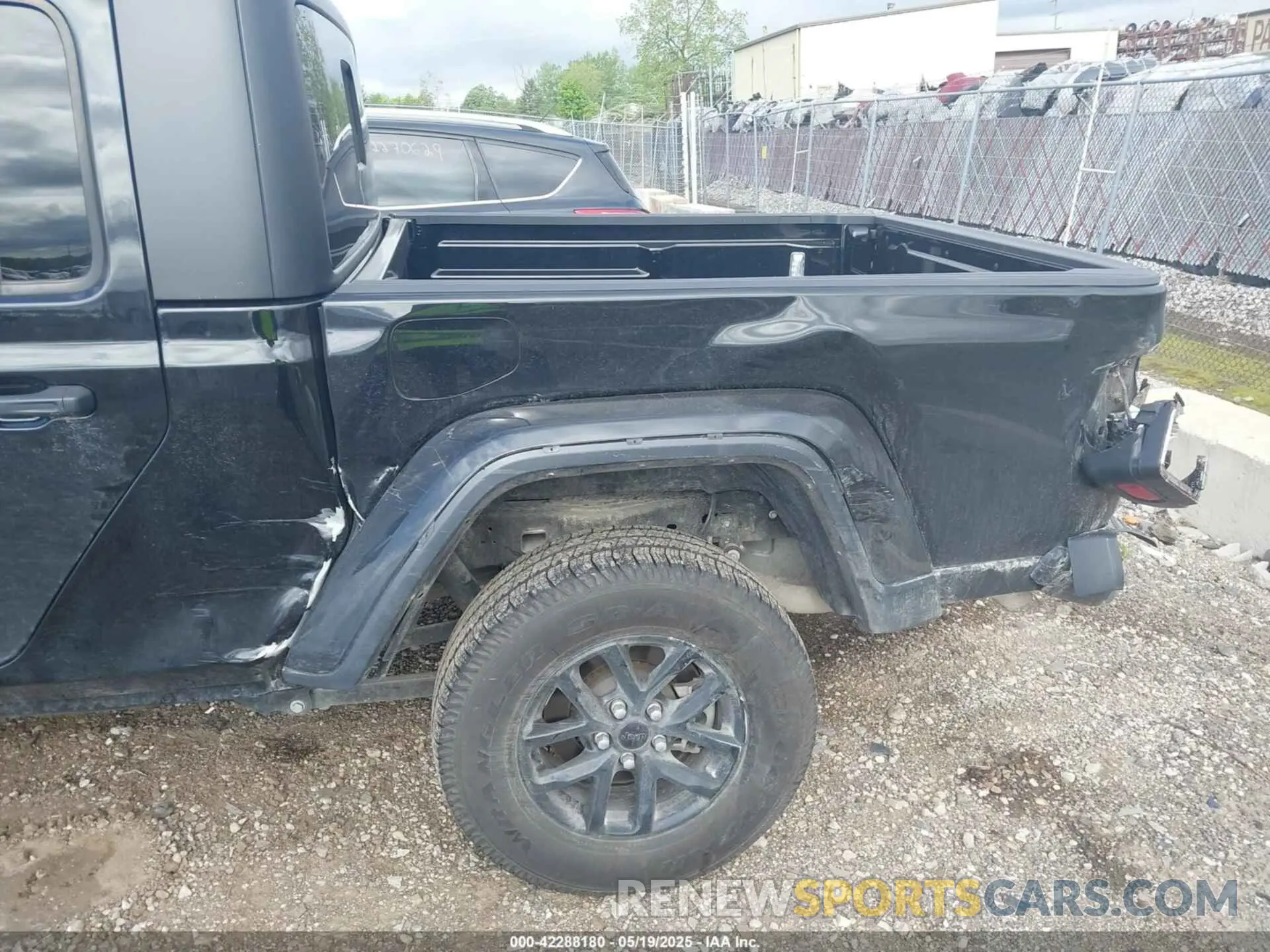 6 Photograph of a damaged car 1C6HJTAG7NL125006 JEEP GLADIATOR 2022
