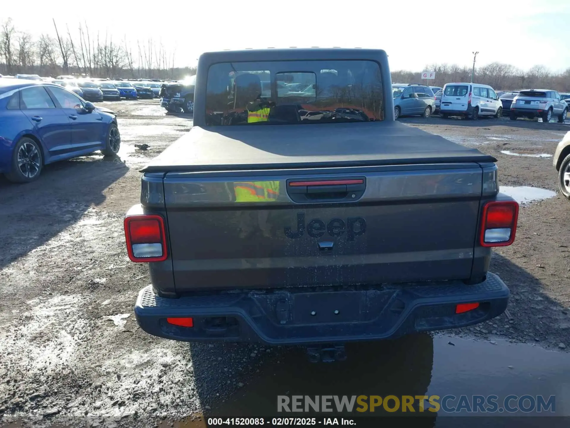 16 Photograph of a damaged car 1C6HJTAG7NL141819 JEEP GLADIATOR 2022