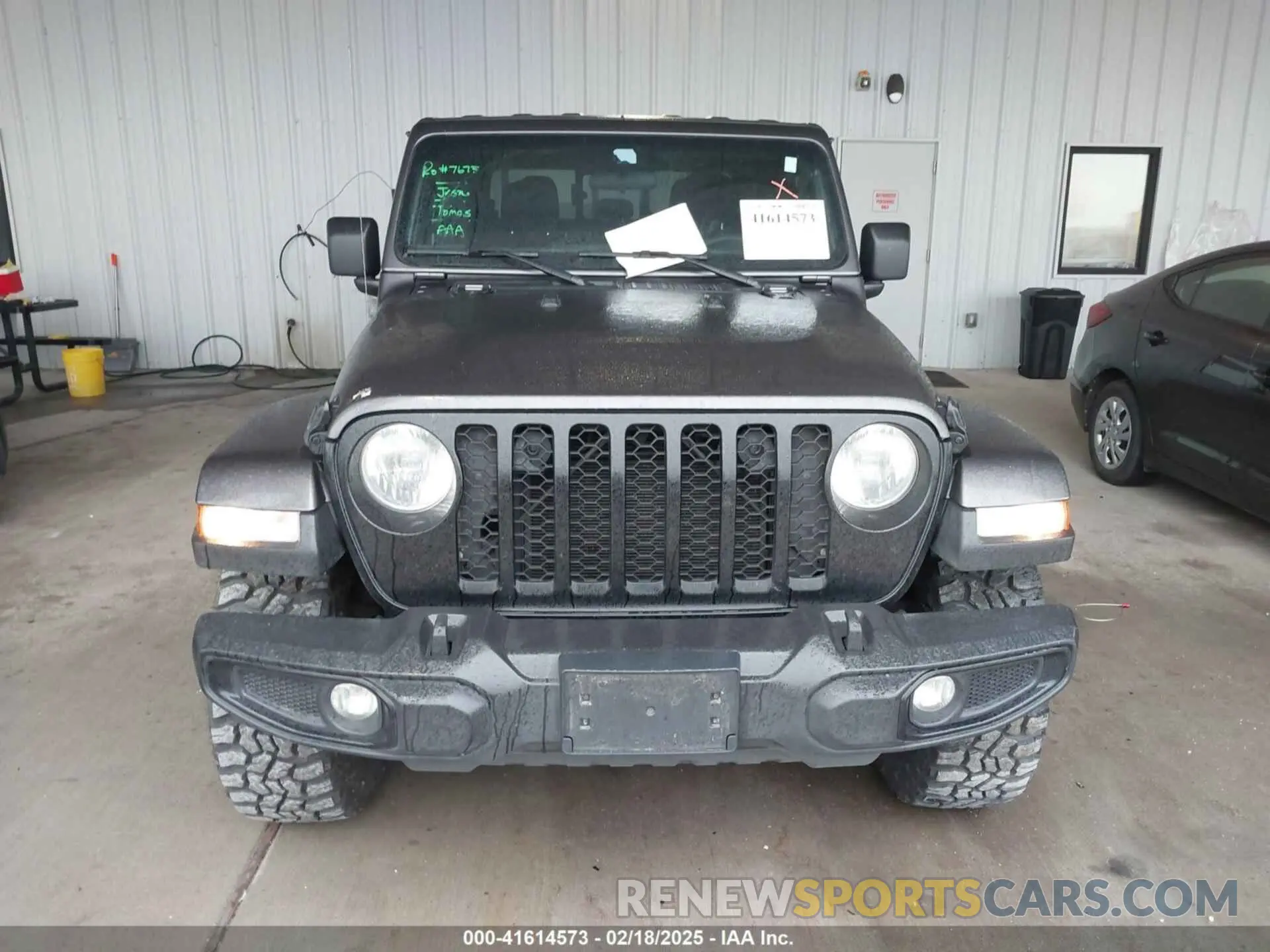 12 Photograph of a damaged car 1C6HJTAG7NL151184 JEEP GLADIATOR 2022