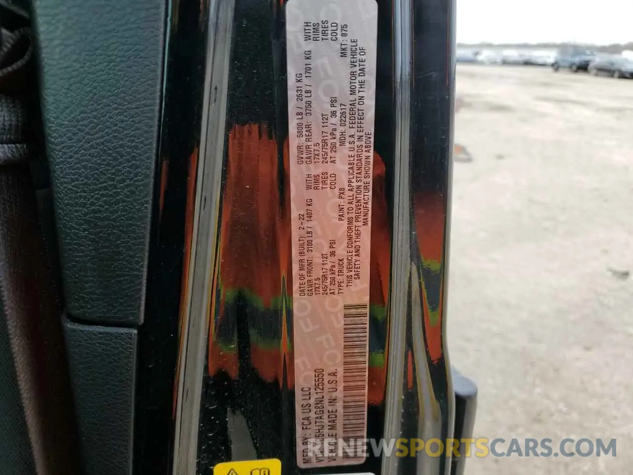 13 Photograph of a damaged car 1C6HJTAG8NL125550 JEEP GLADIATOR 2022