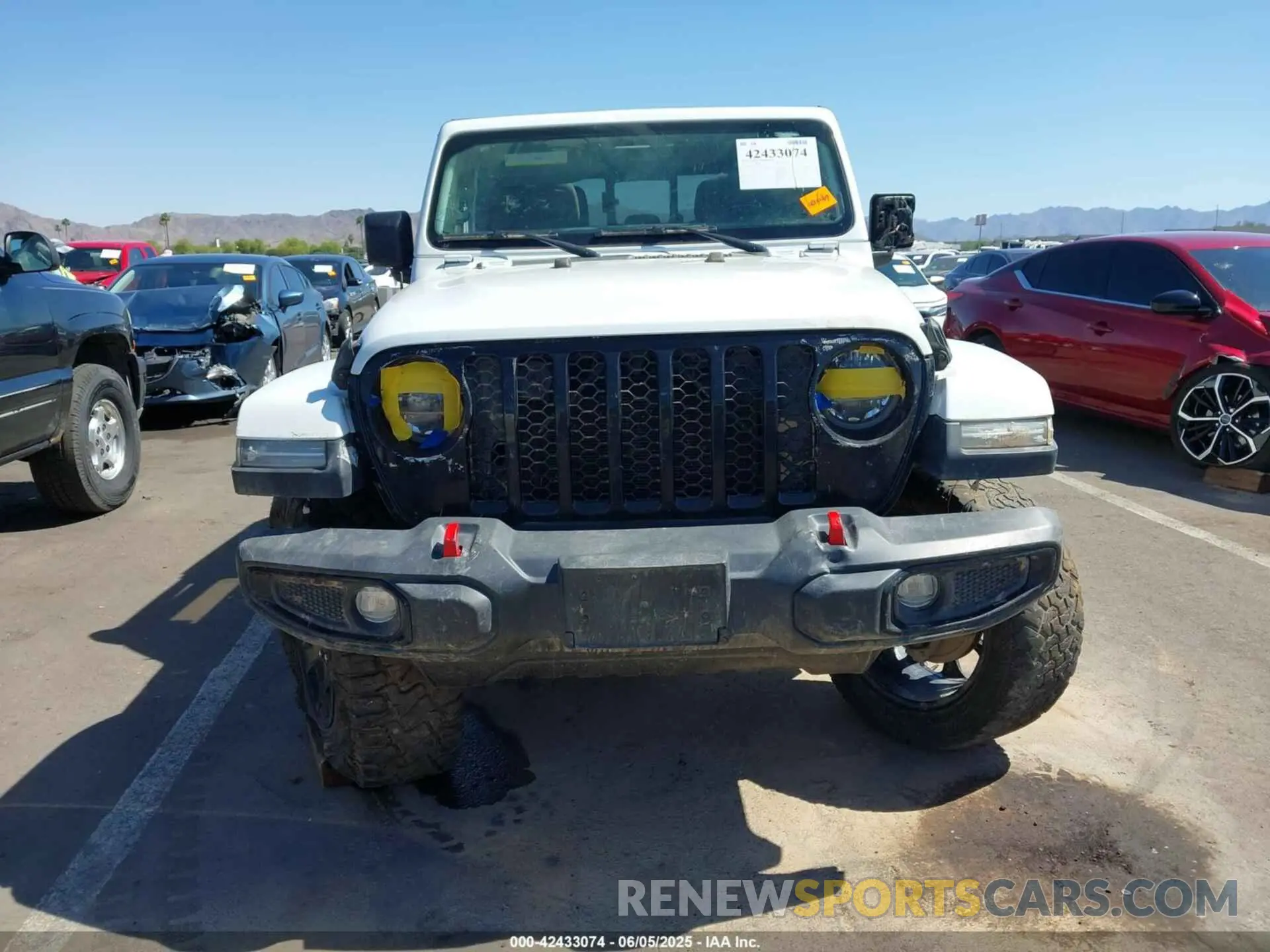 11 Photograph of a damaged car 1C6HJTAG8NL155888 JEEP GLADIATOR 2022