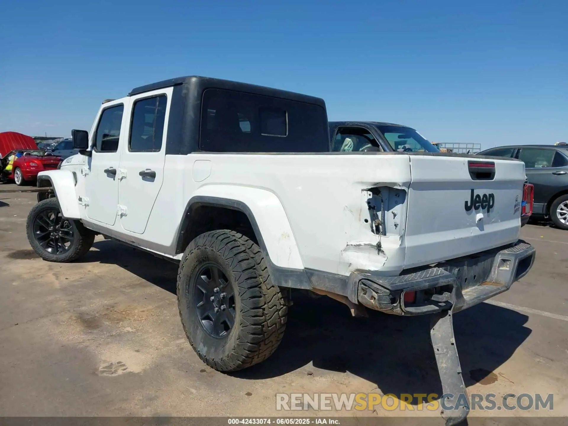 3 Photograph of a damaged car 1C6HJTAG8NL155888 JEEP GLADIATOR 2022
