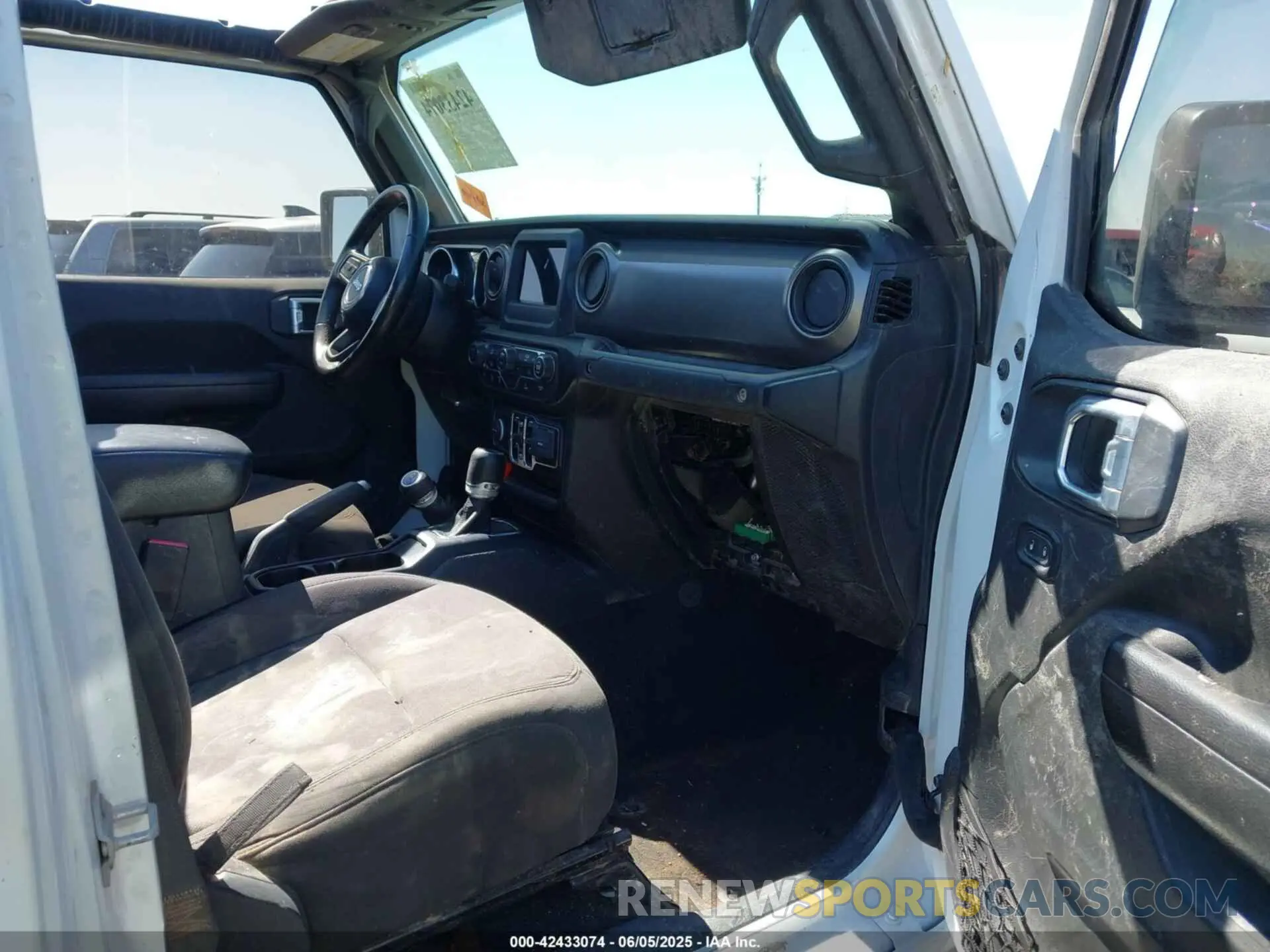 5 Photograph of a damaged car 1C6HJTAG8NL155888 JEEP GLADIATOR 2022